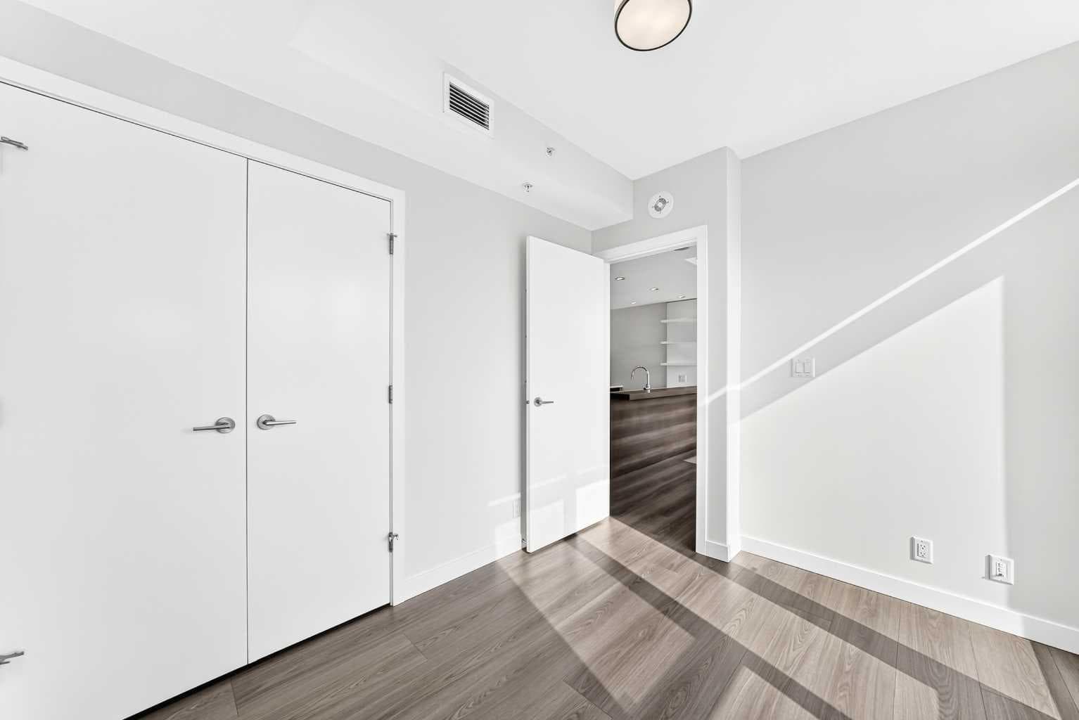 803, 118 Waterfront Court SW