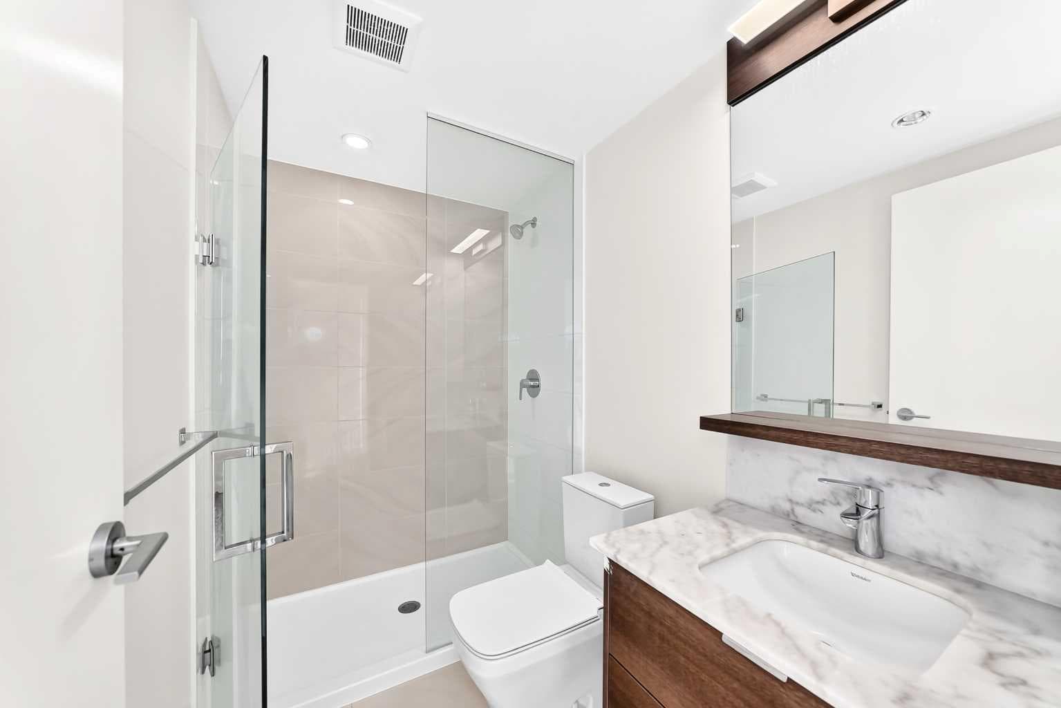 803, 118 Waterfront Court SW