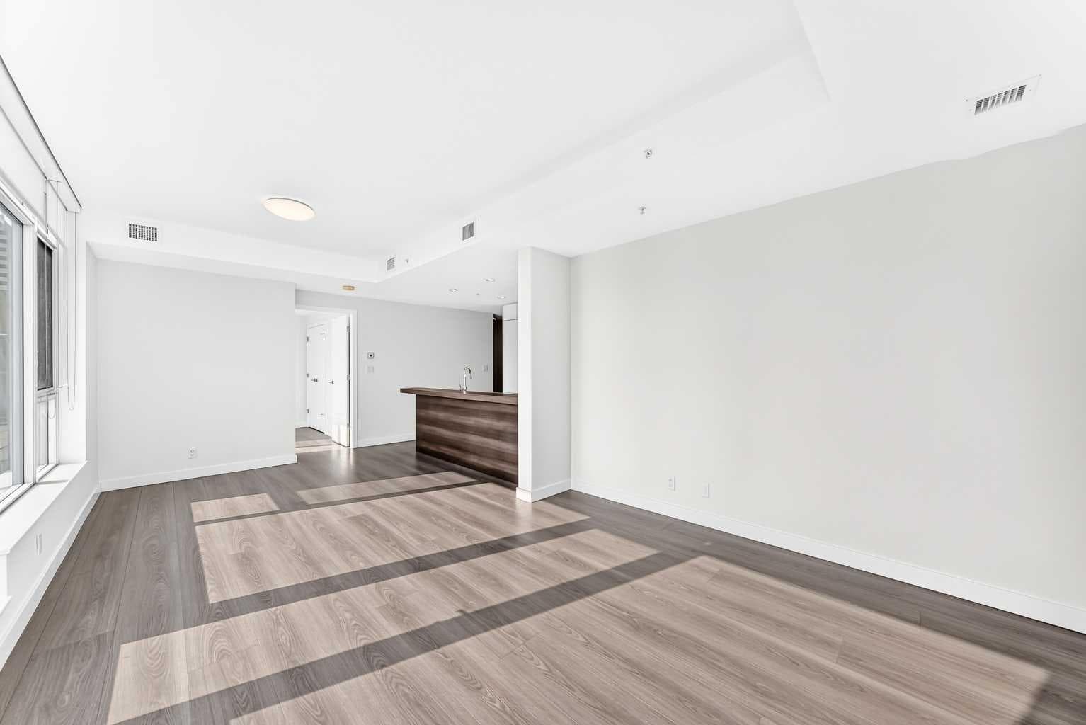 803, 118 Waterfront Court SW