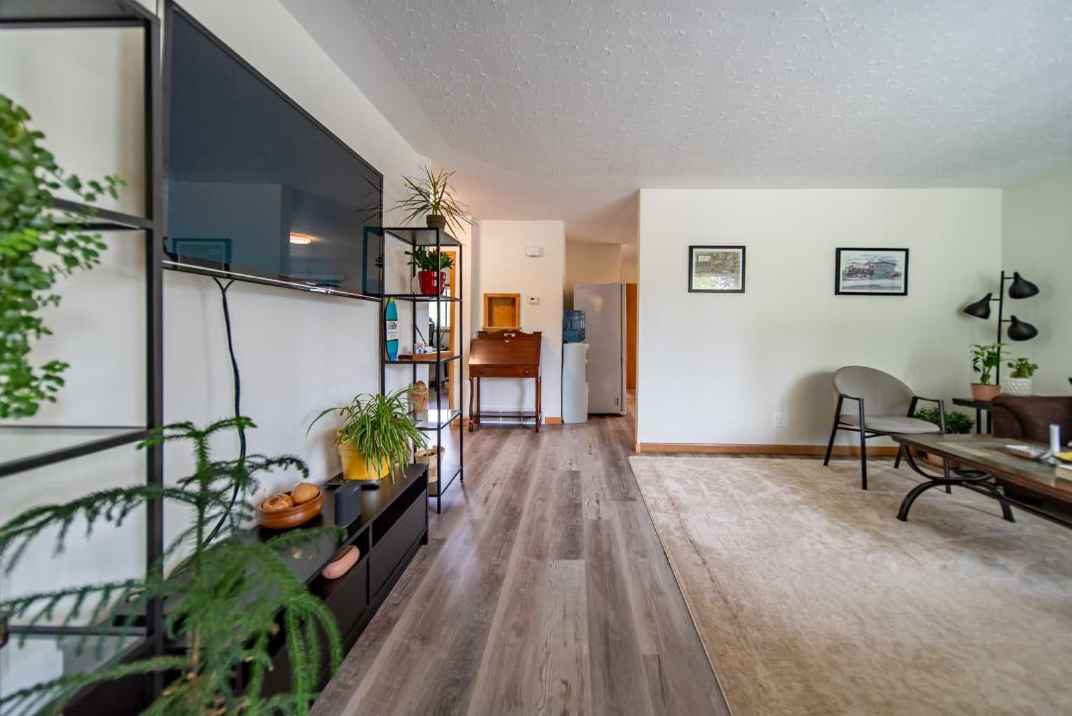 84 Waterloo Drive SW