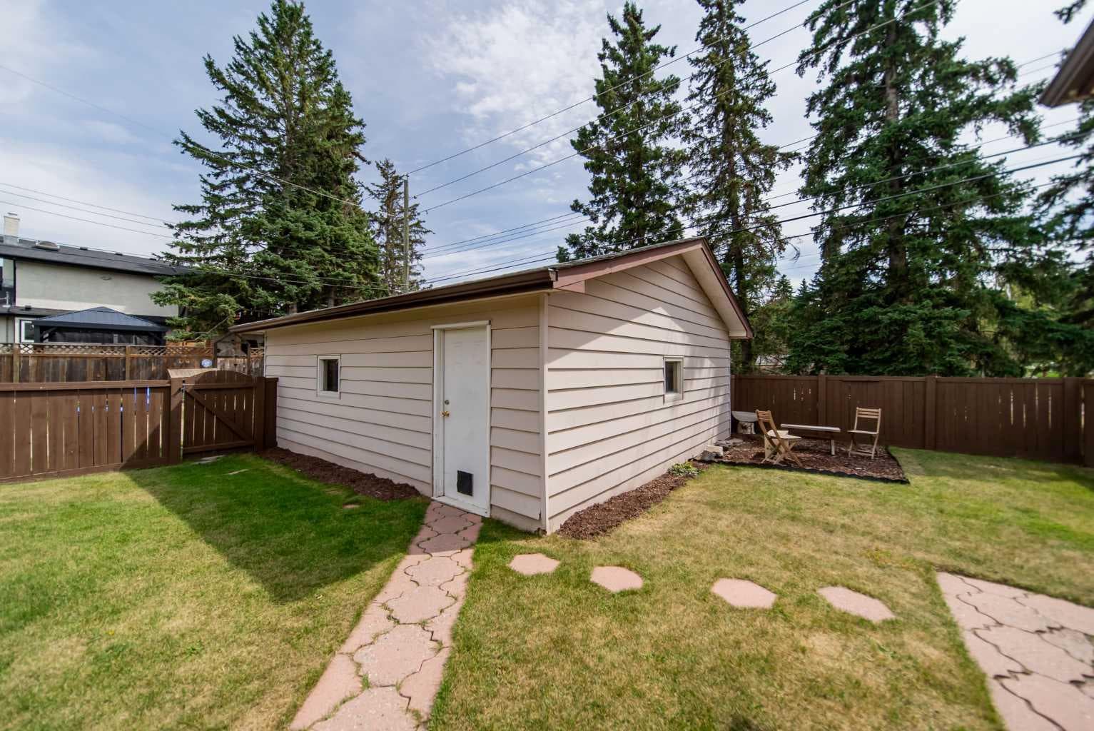 84 Waterloo Drive SW