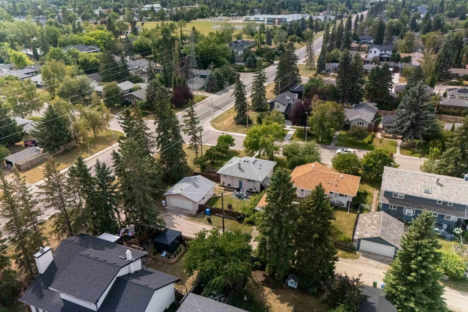 84 Waterloo Drive SW