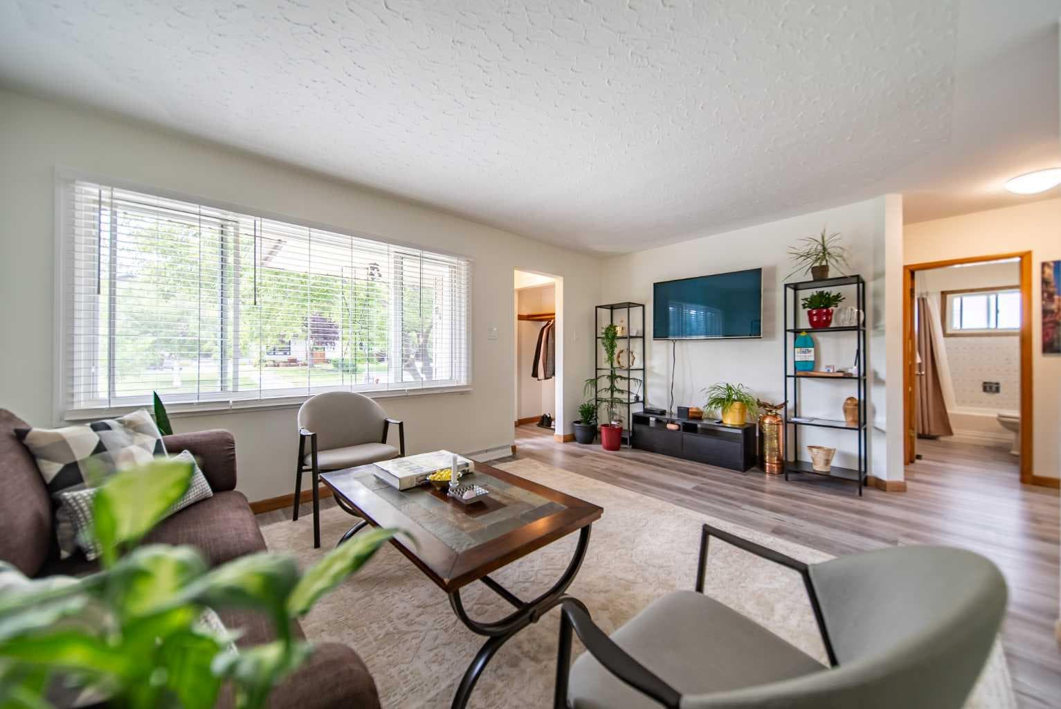 84 Waterloo Drive SW