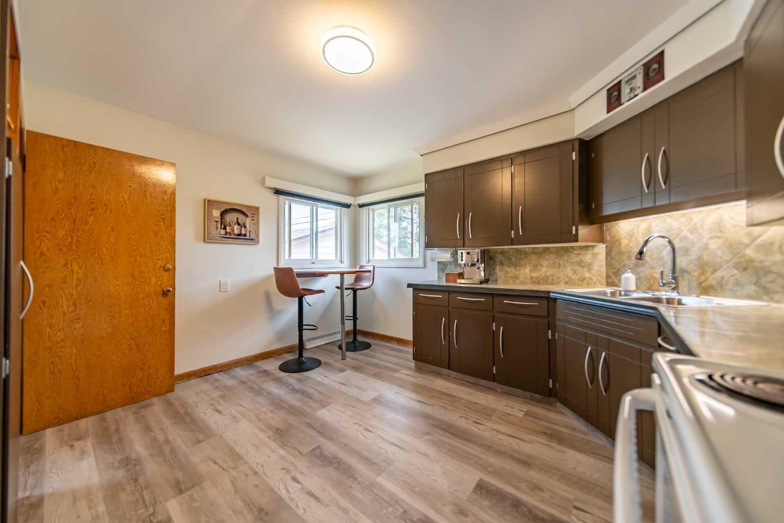 84 Waterloo Drive SW