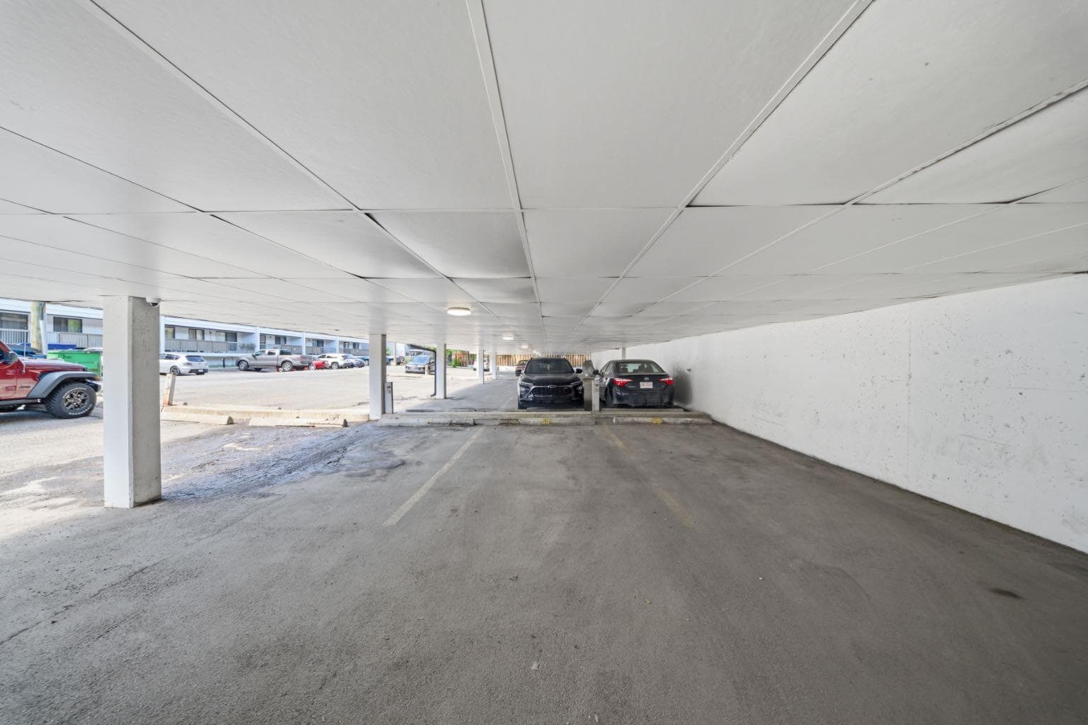 401, 617 56 Avenue SW