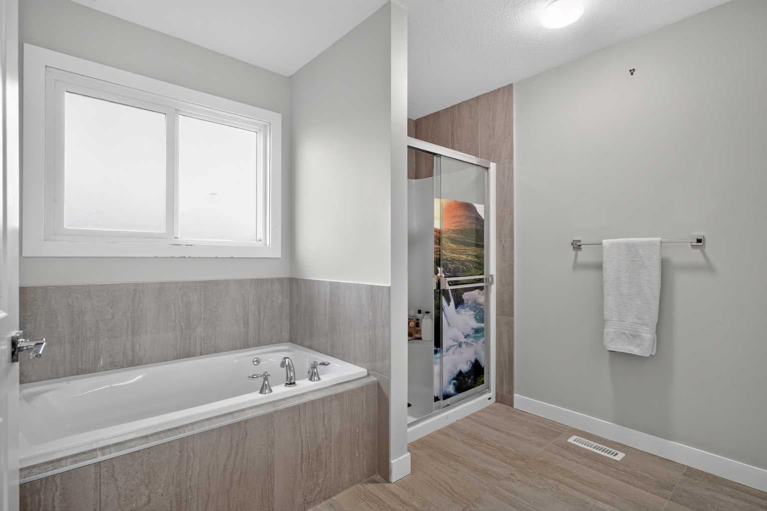 439 Bayview Way SW