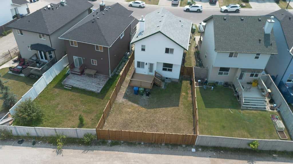 20 Taracove Crescent NE