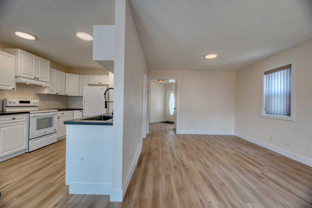 20 Taracove Crescent NE