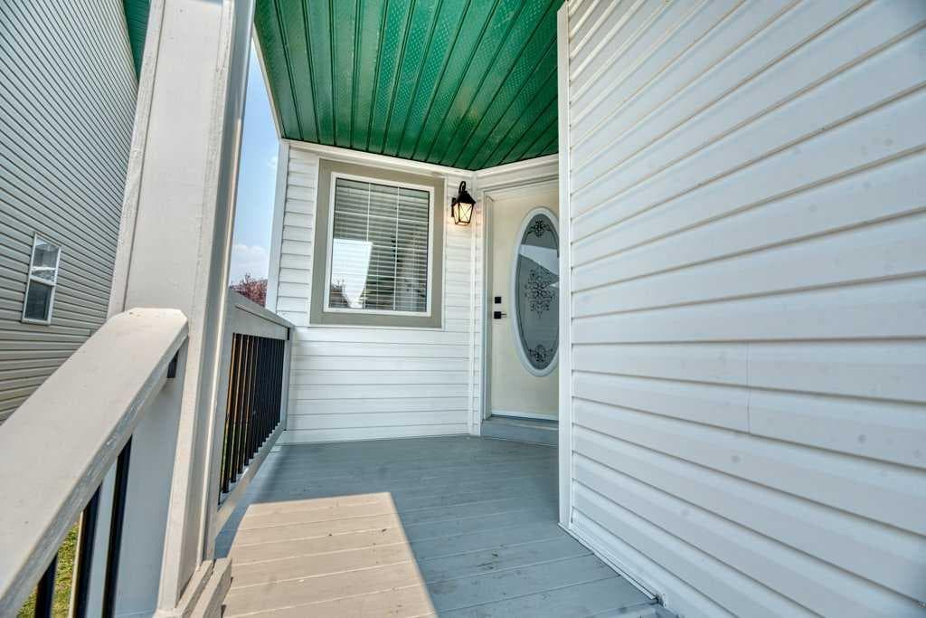 20 Taracove Crescent NE