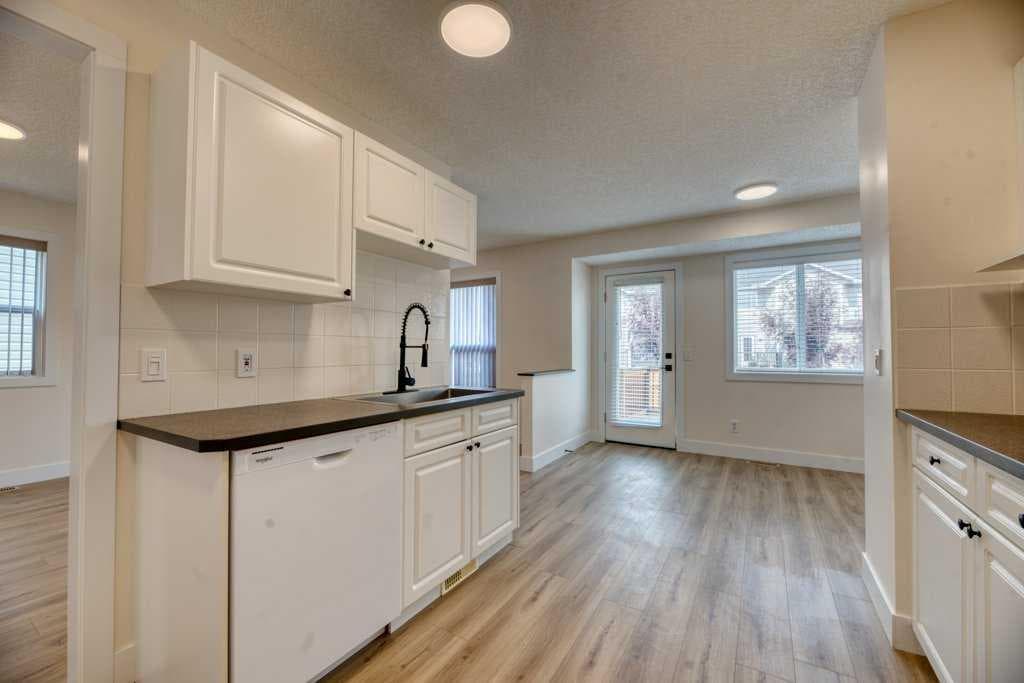20 Taracove Crescent NE