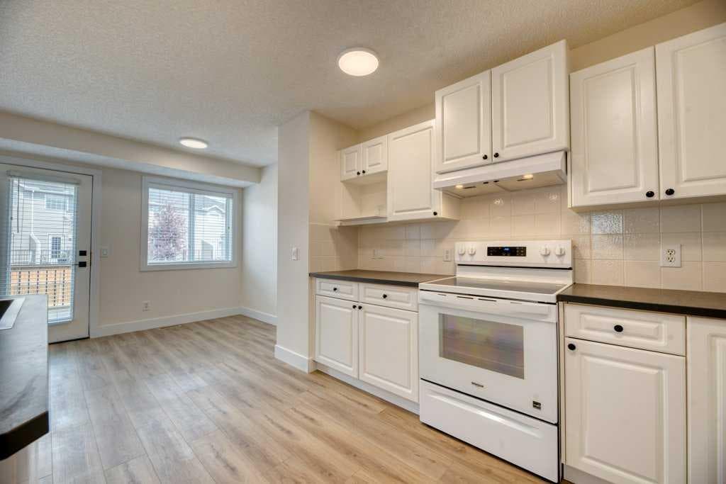 20 Taracove Crescent NE