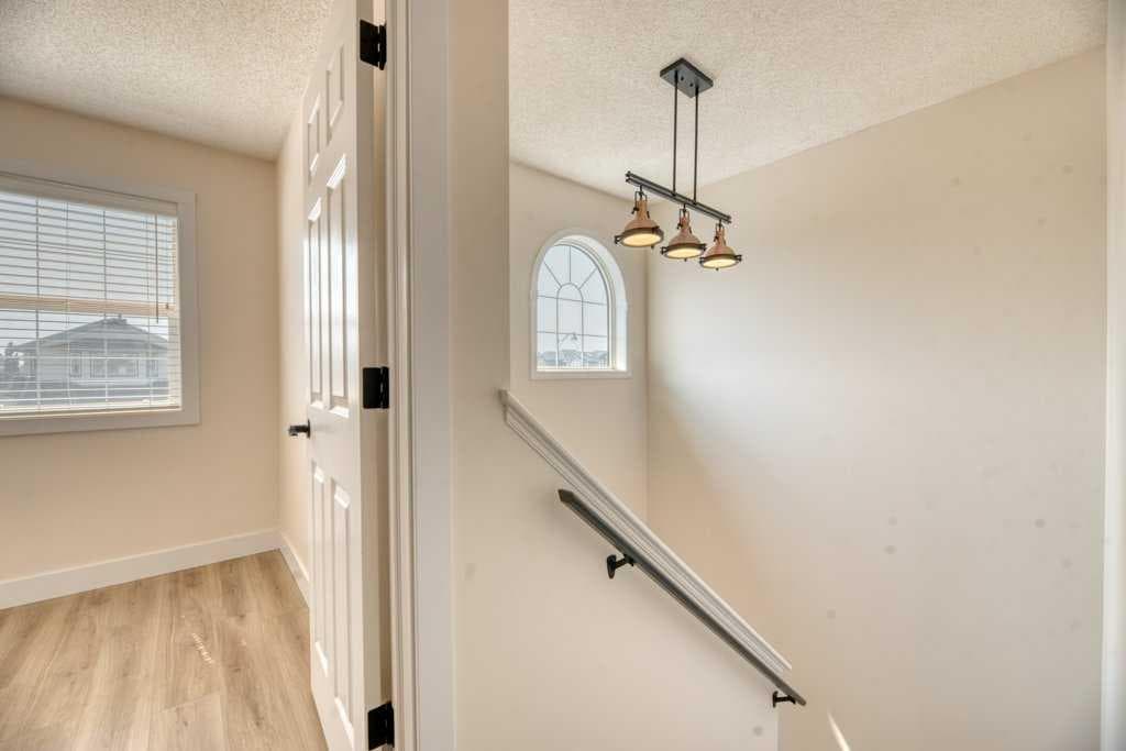 20 Taracove Crescent NE