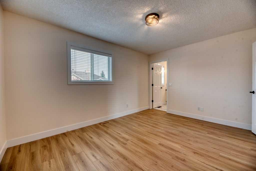20 Taracove Crescent NE