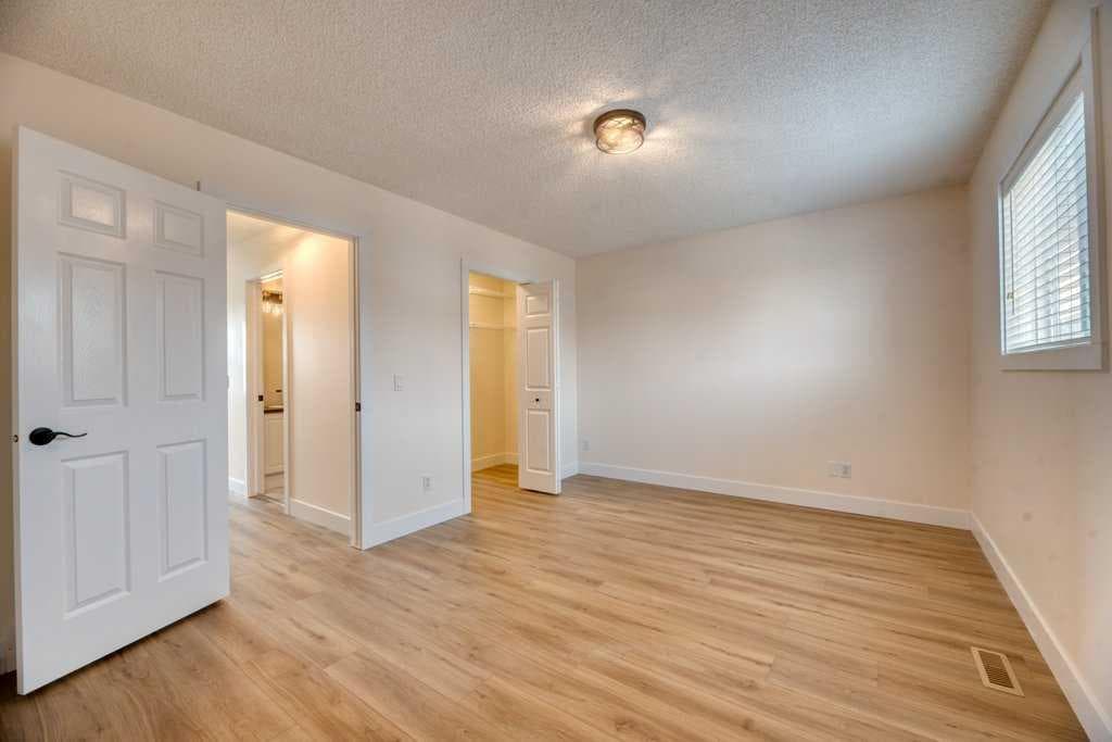 20 Taracove Crescent NE