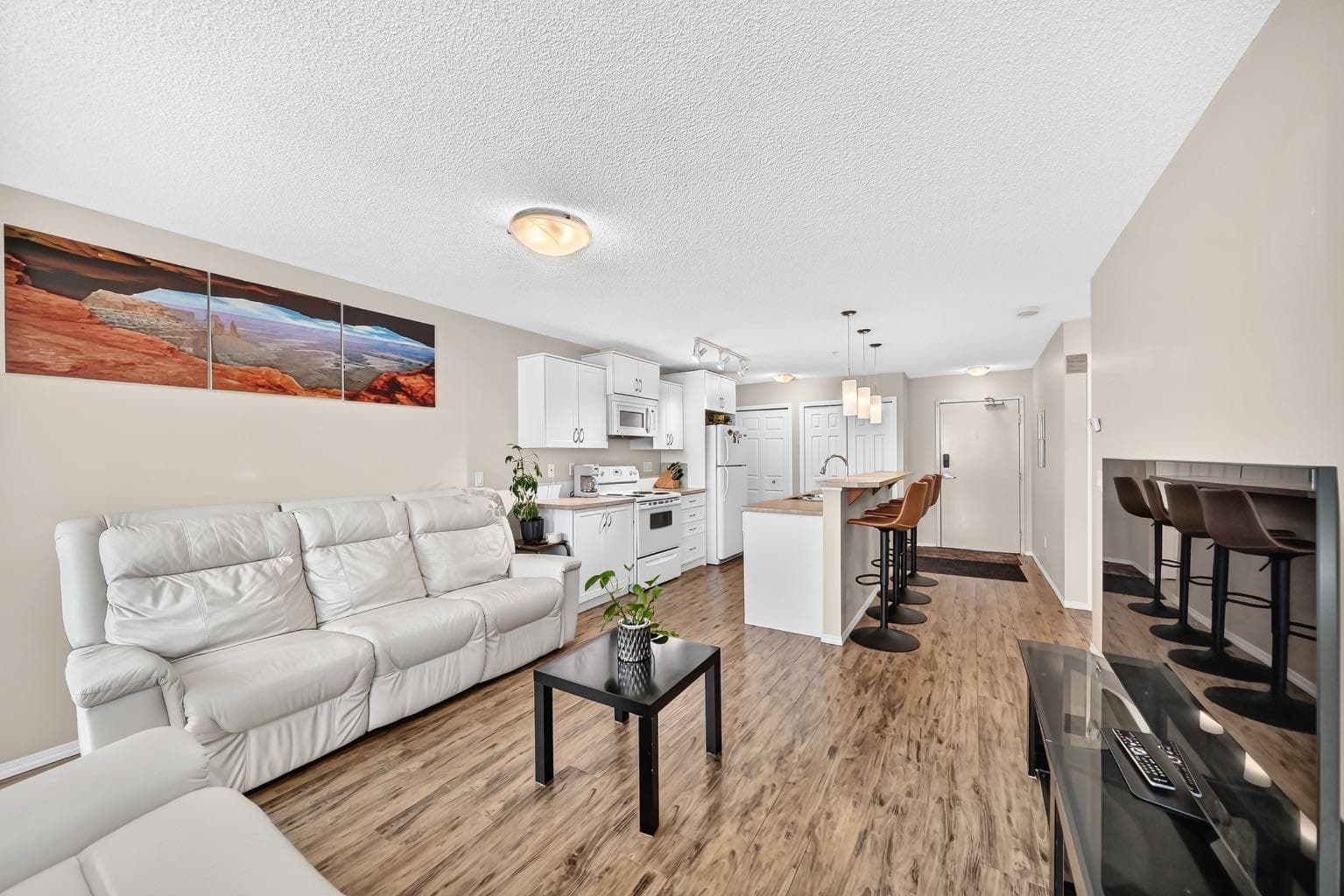 2133, 700 Willowbrook Road NW