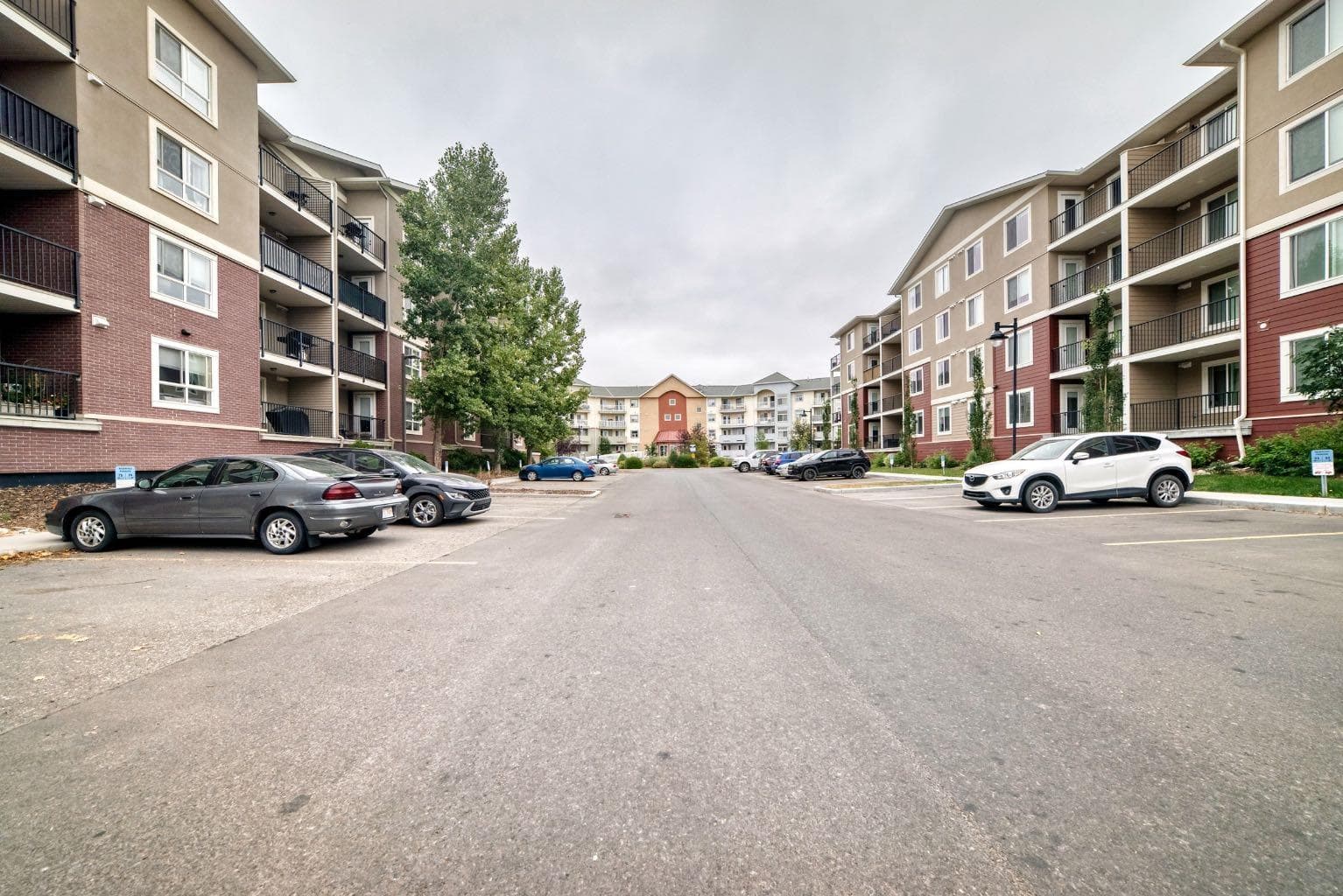 2133, 700 Willowbrook Road NW
