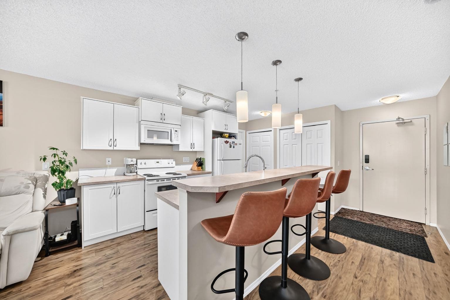 2133, 700 Willowbrook Road NW