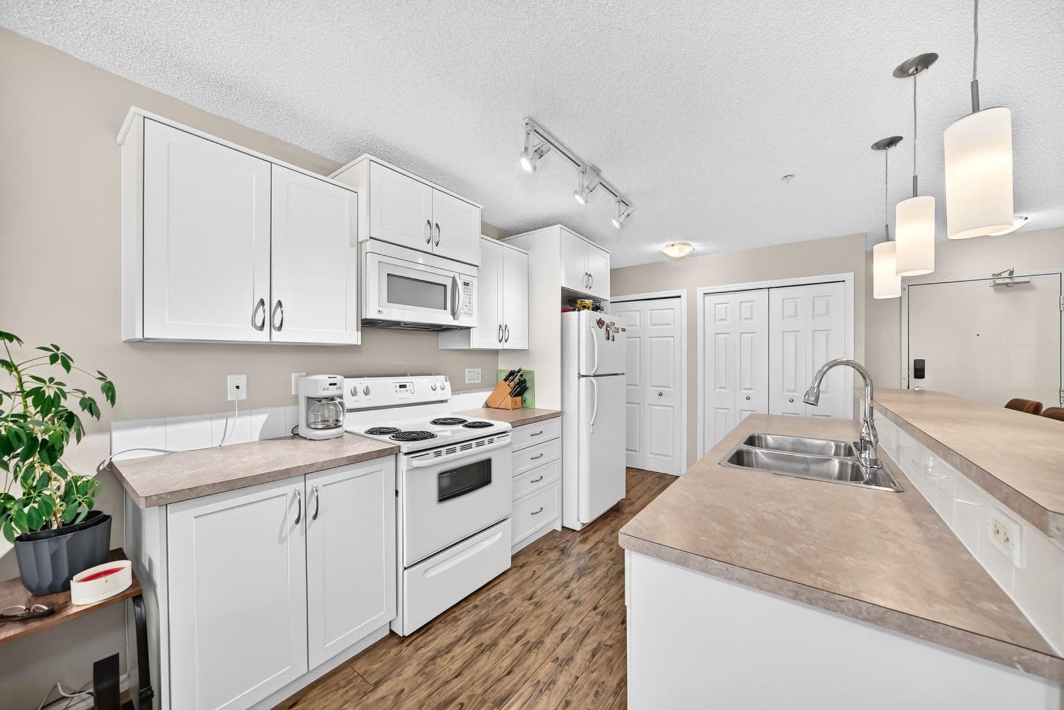 2133, 700 Willowbrook Road NW