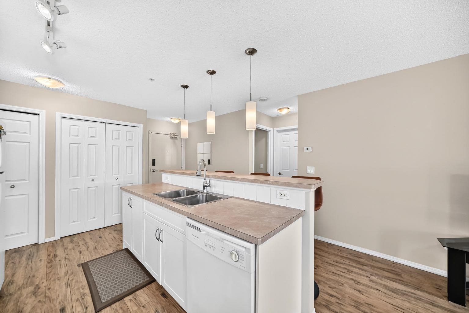 2133, 700 Willowbrook Road NW
