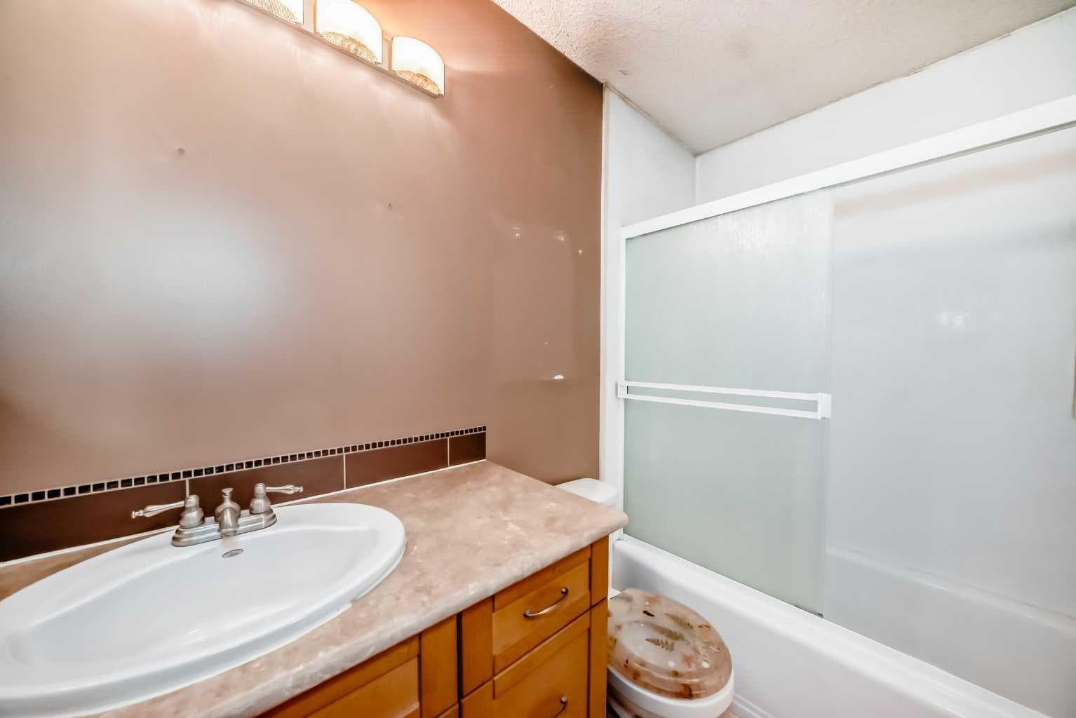243 Erin Meadow Close 
