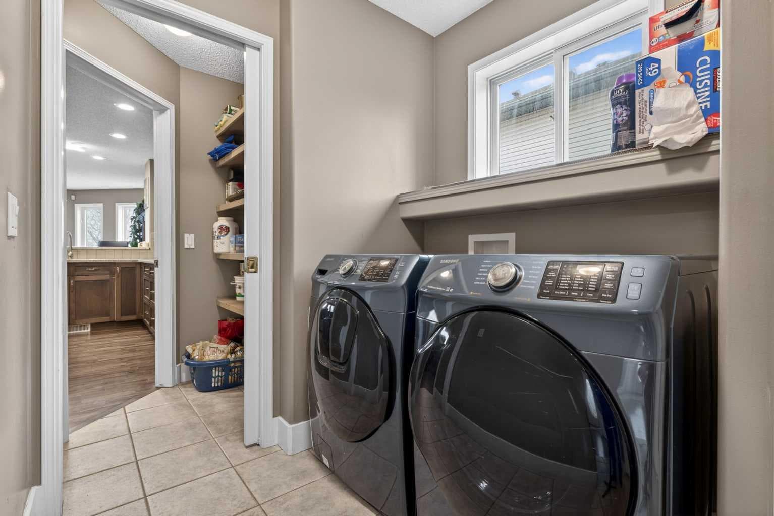 111 Valley Ponds Crescent NW