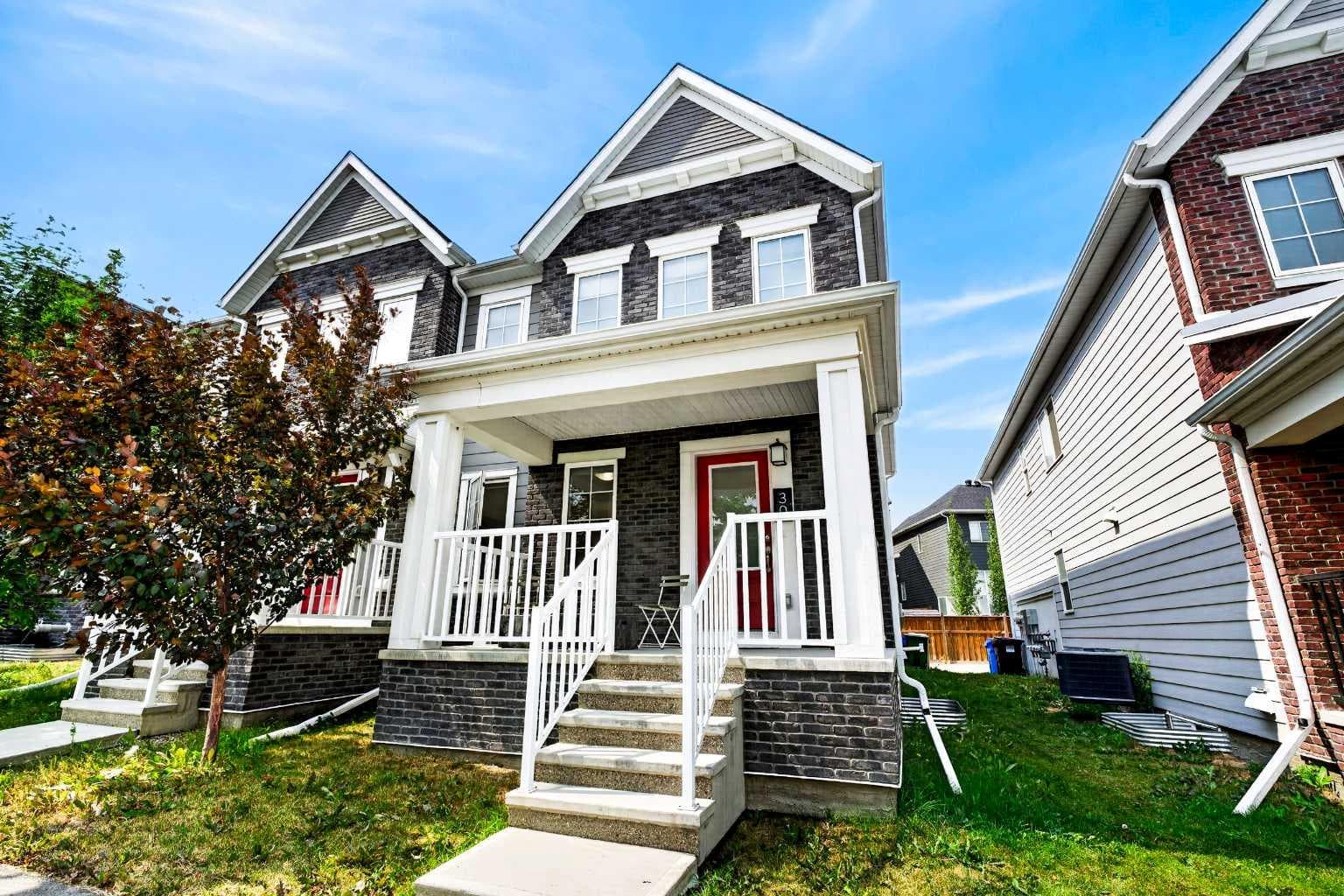 30 Yorkville Boulevard SW
