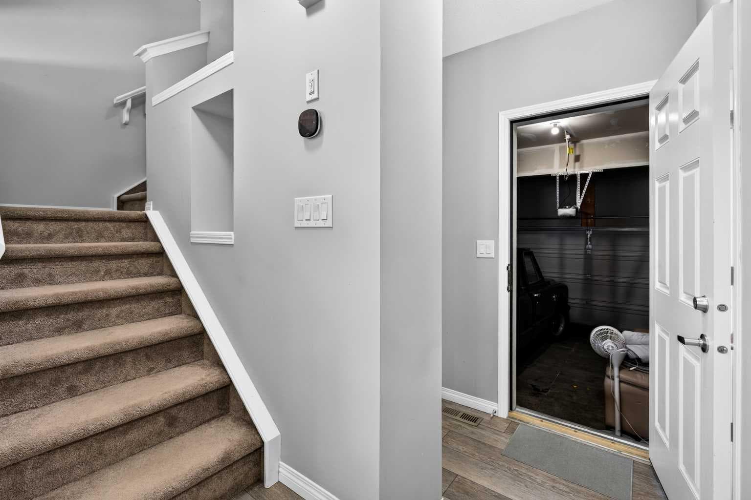 30 Yorkville Boulevard SW