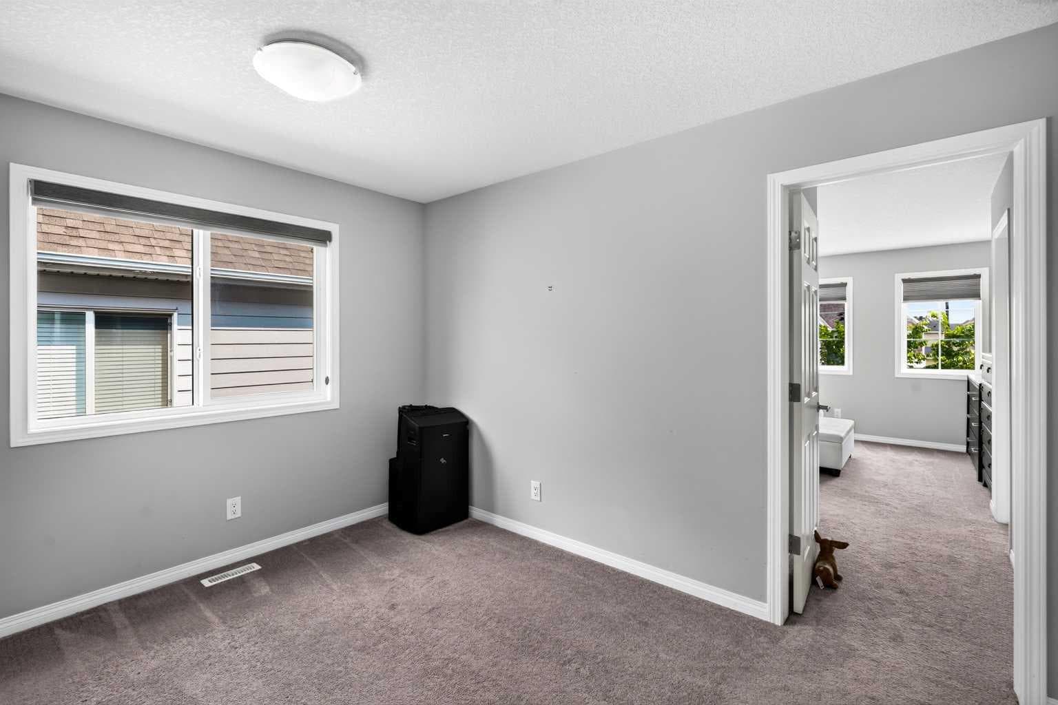 30 Yorkville Boulevard SW