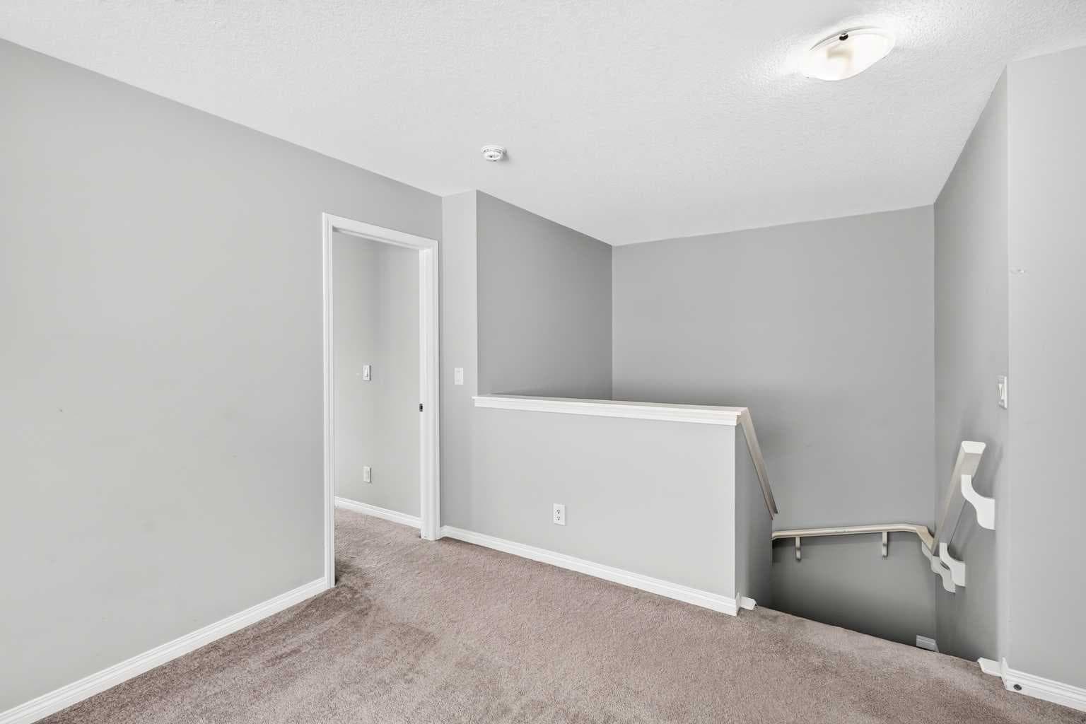 30 Yorkville Boulevard SW