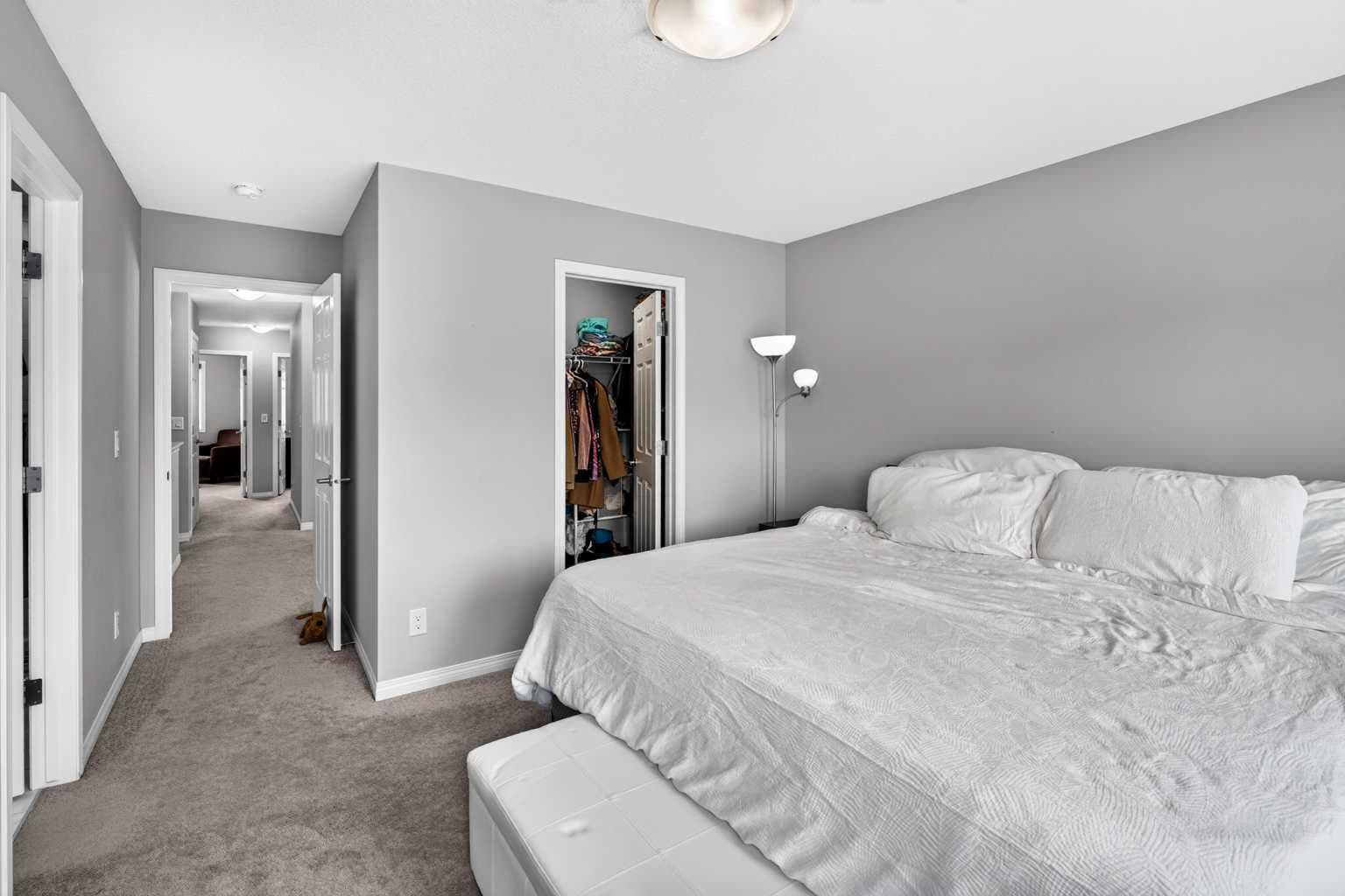 30 Yorkville Boulevard SW
