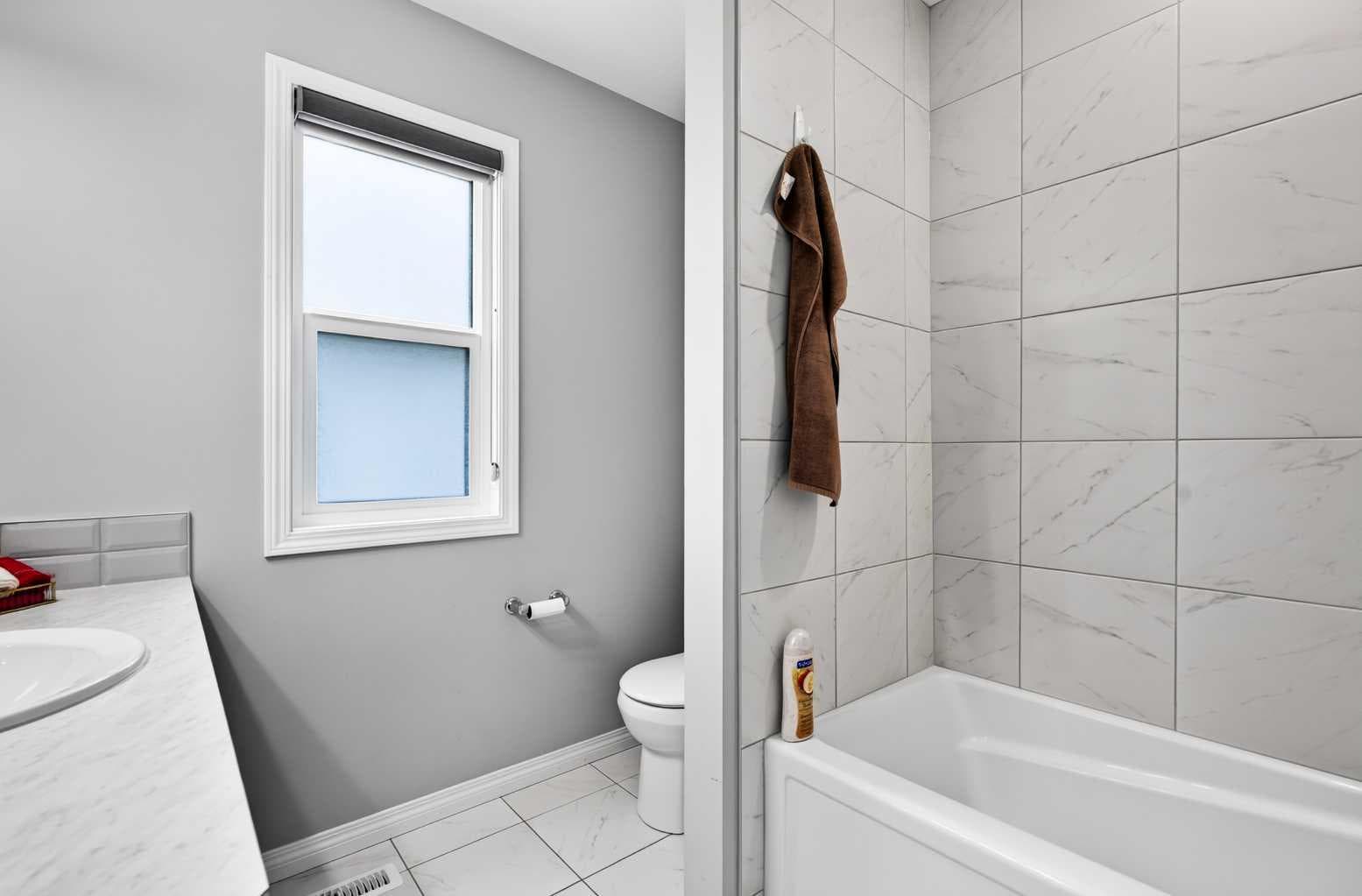 30 Yorkville Boulevard SW