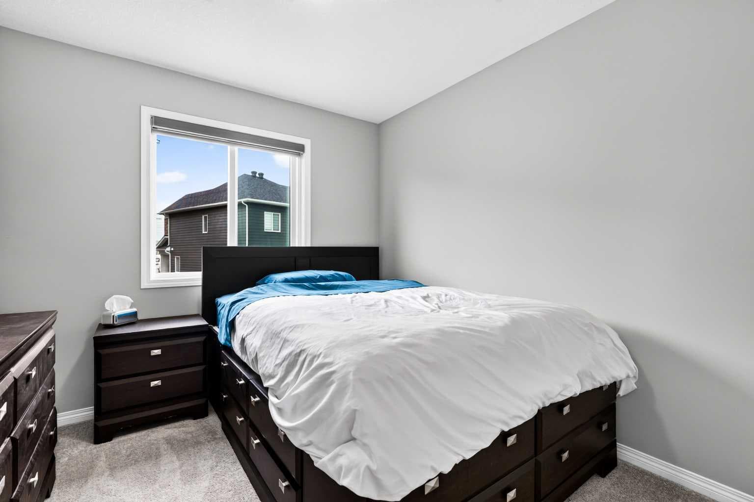 30 Yorkville Boulevard SW