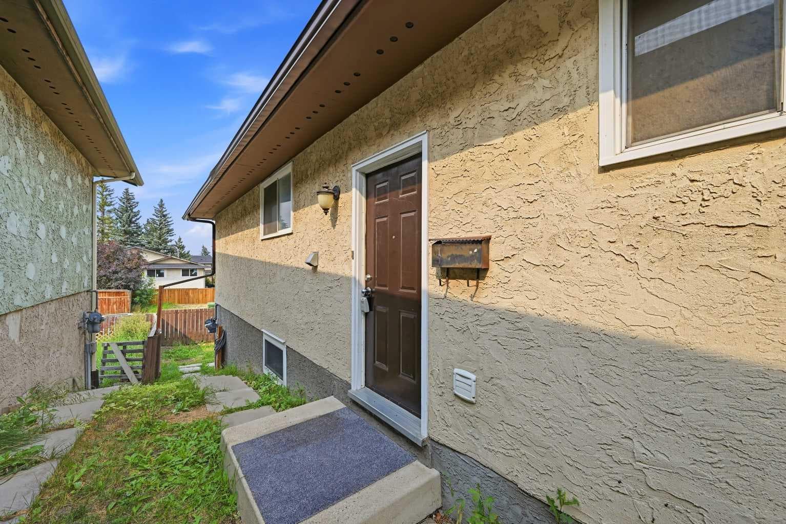 228 Berwick Drive NW