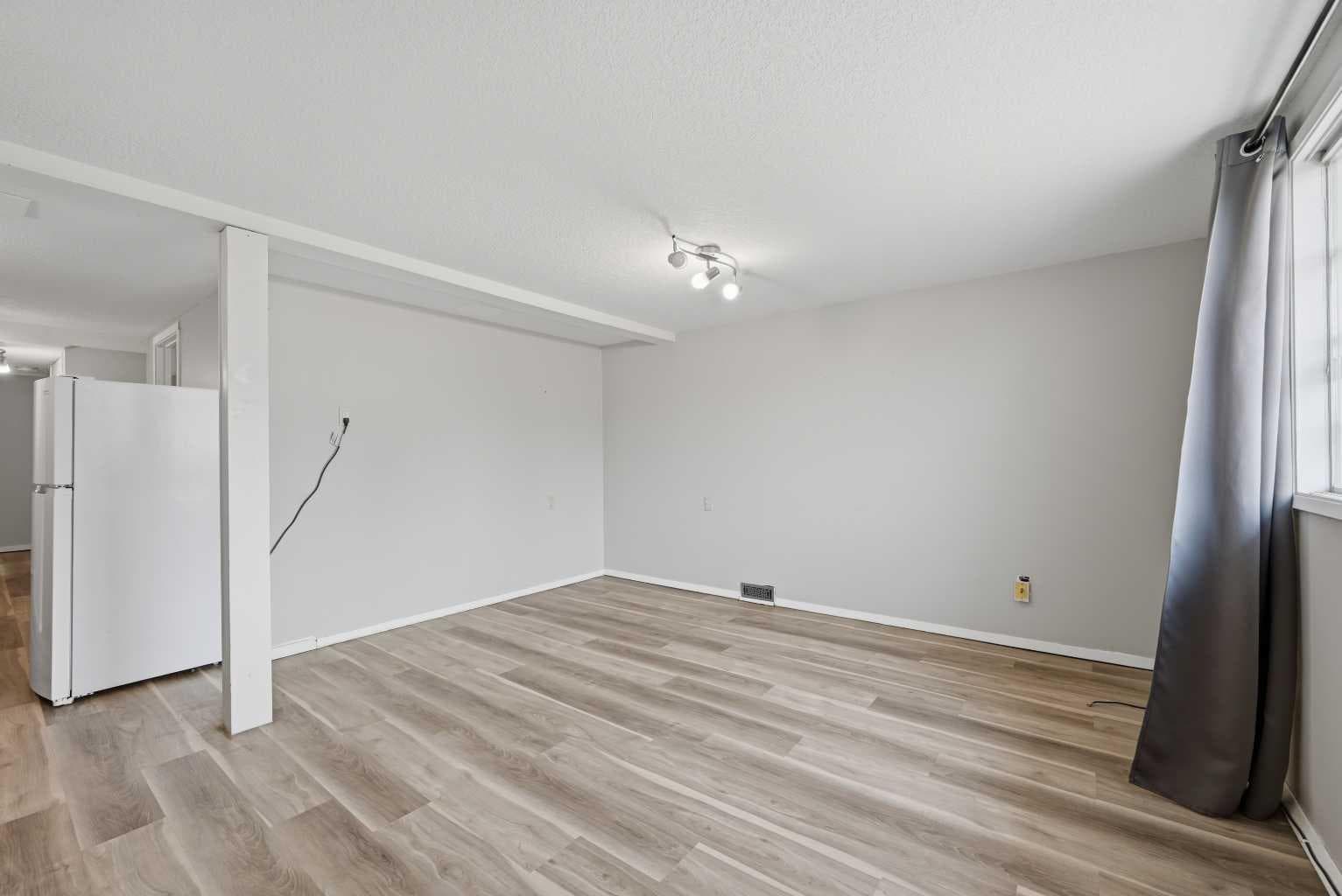 228 Berwick Drive NW