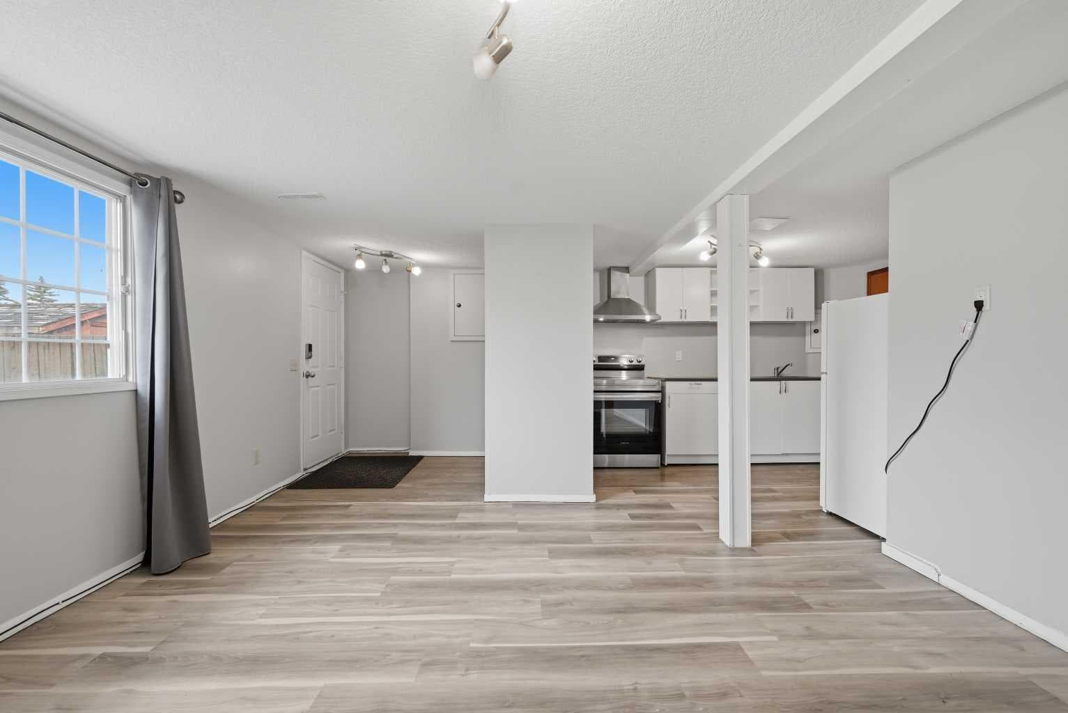 228 Berwick Drive NW