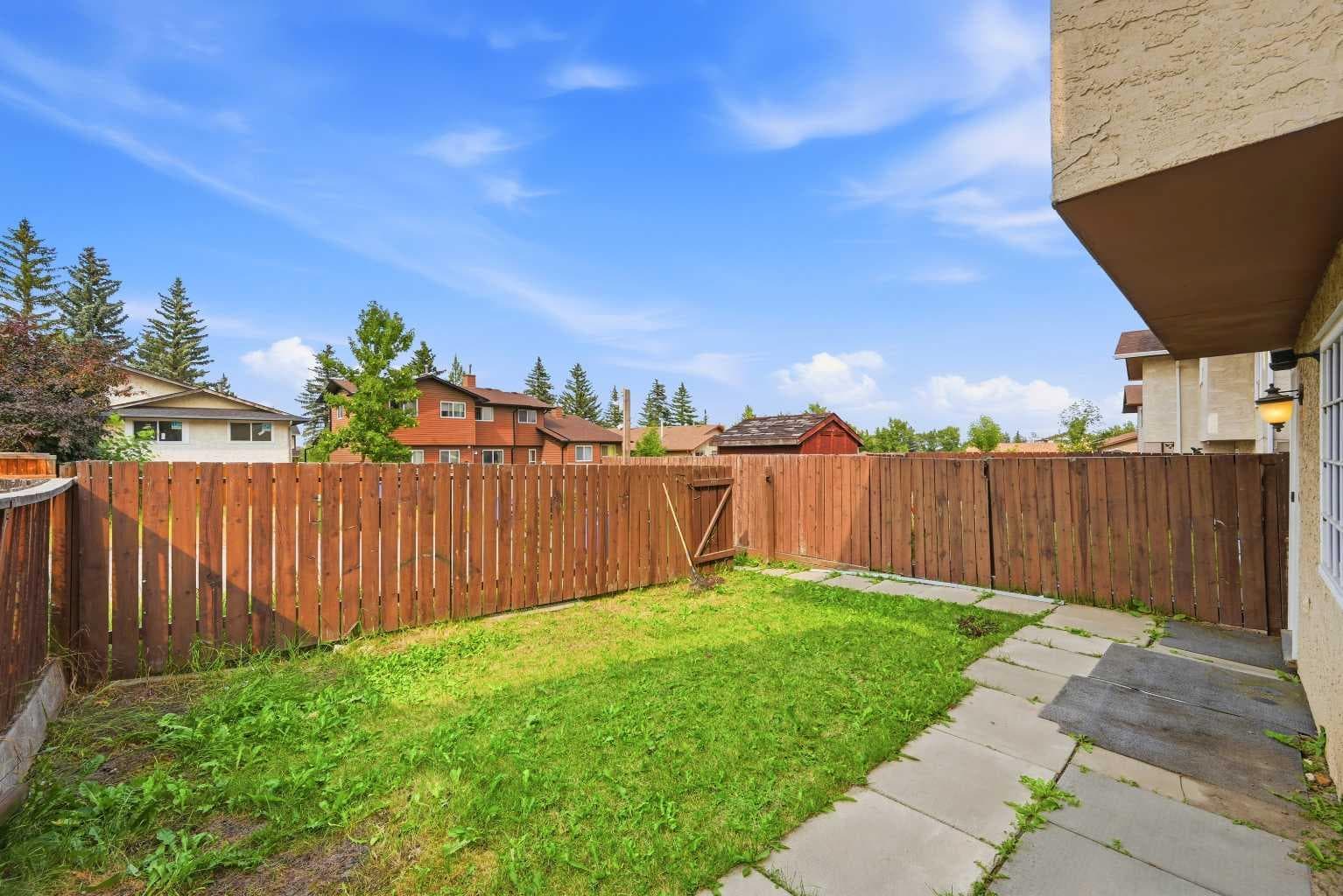 228 Berwick Drive NW