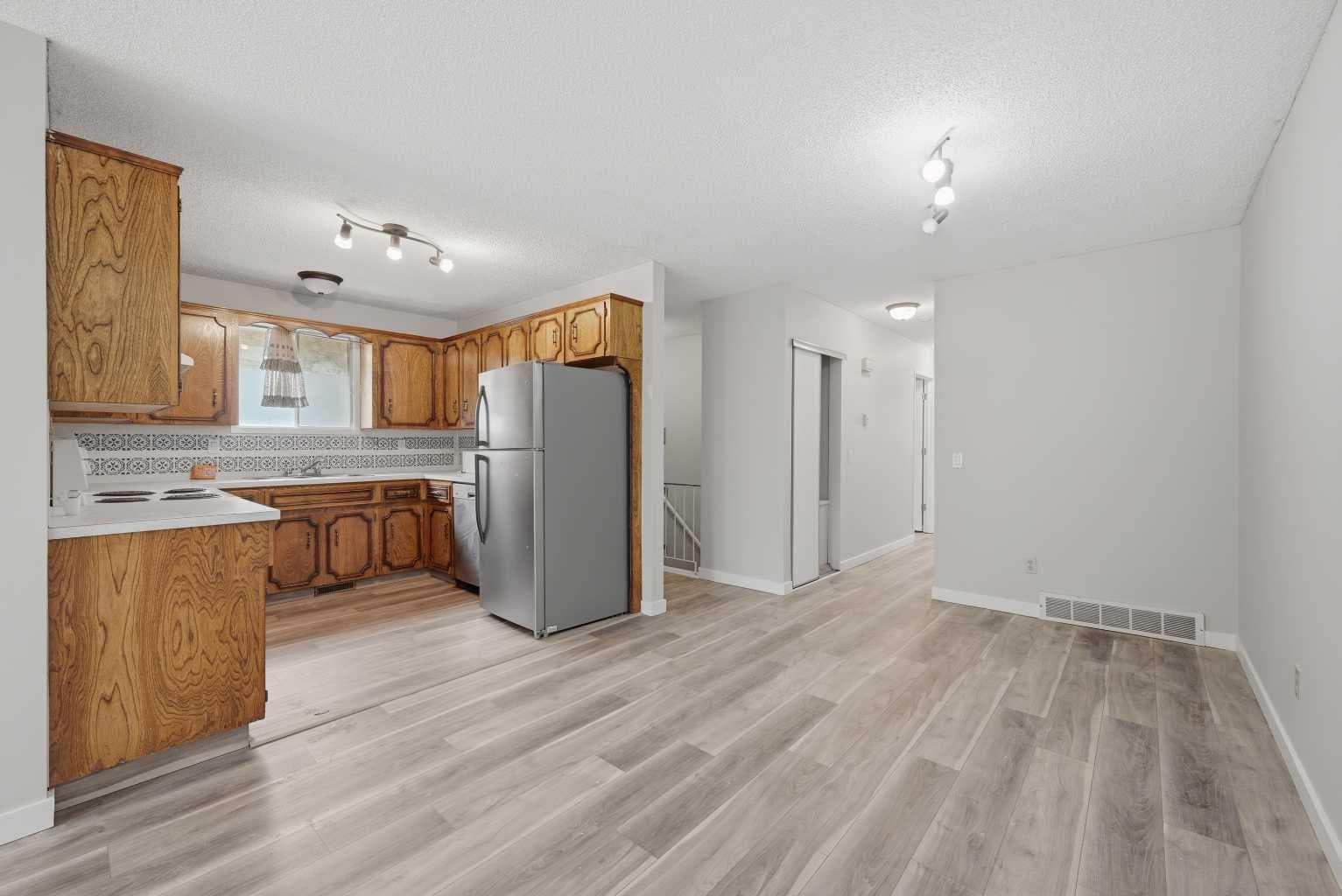 228 Berwick Drive NW