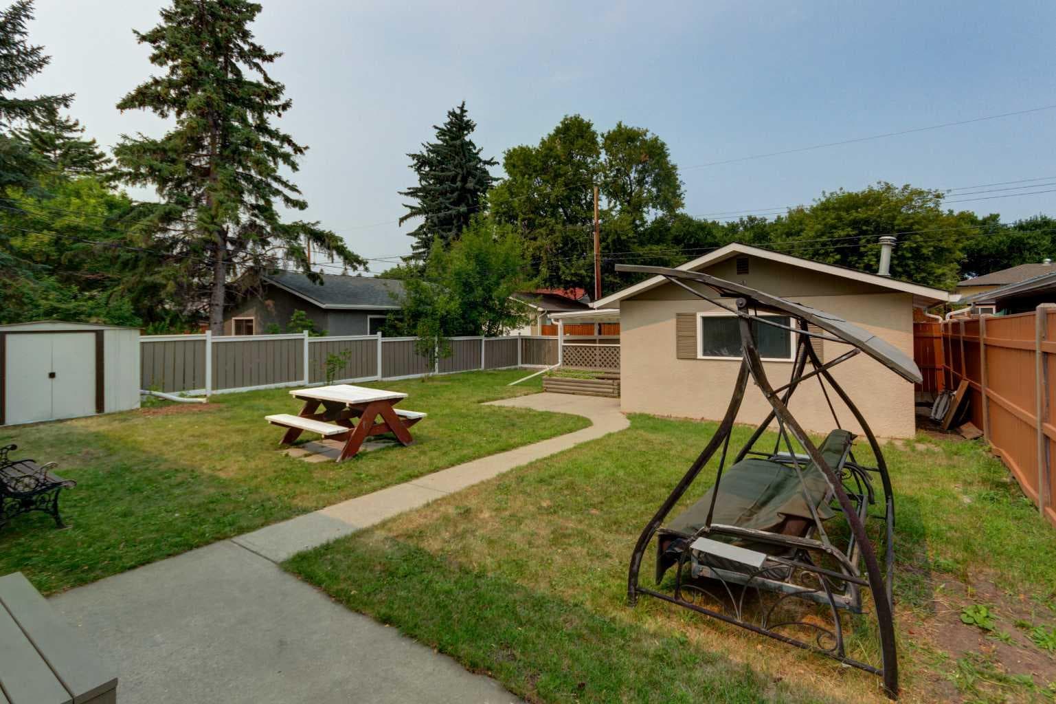 328 86 Avenue SE
