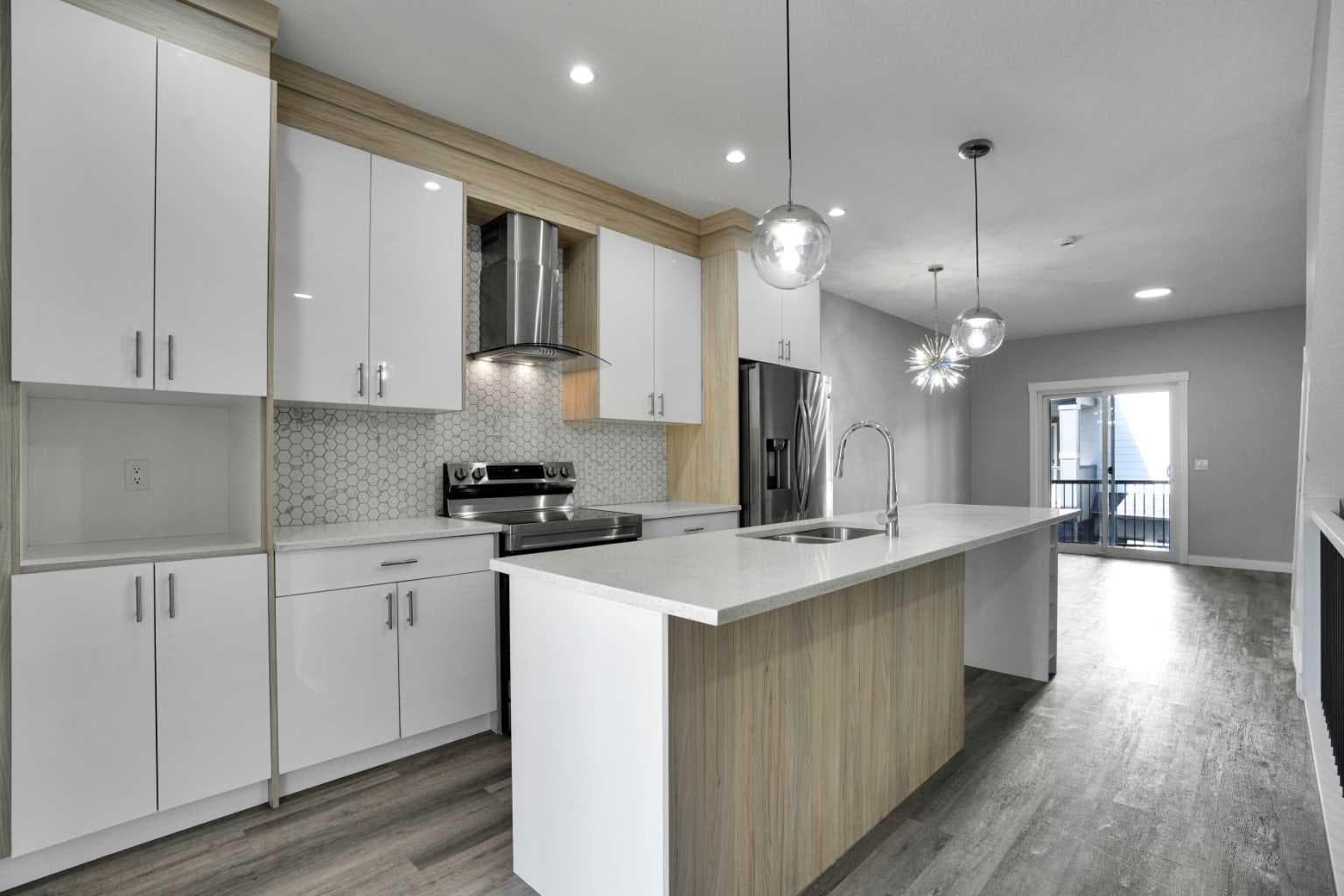 410, 95 Skyview Close NE