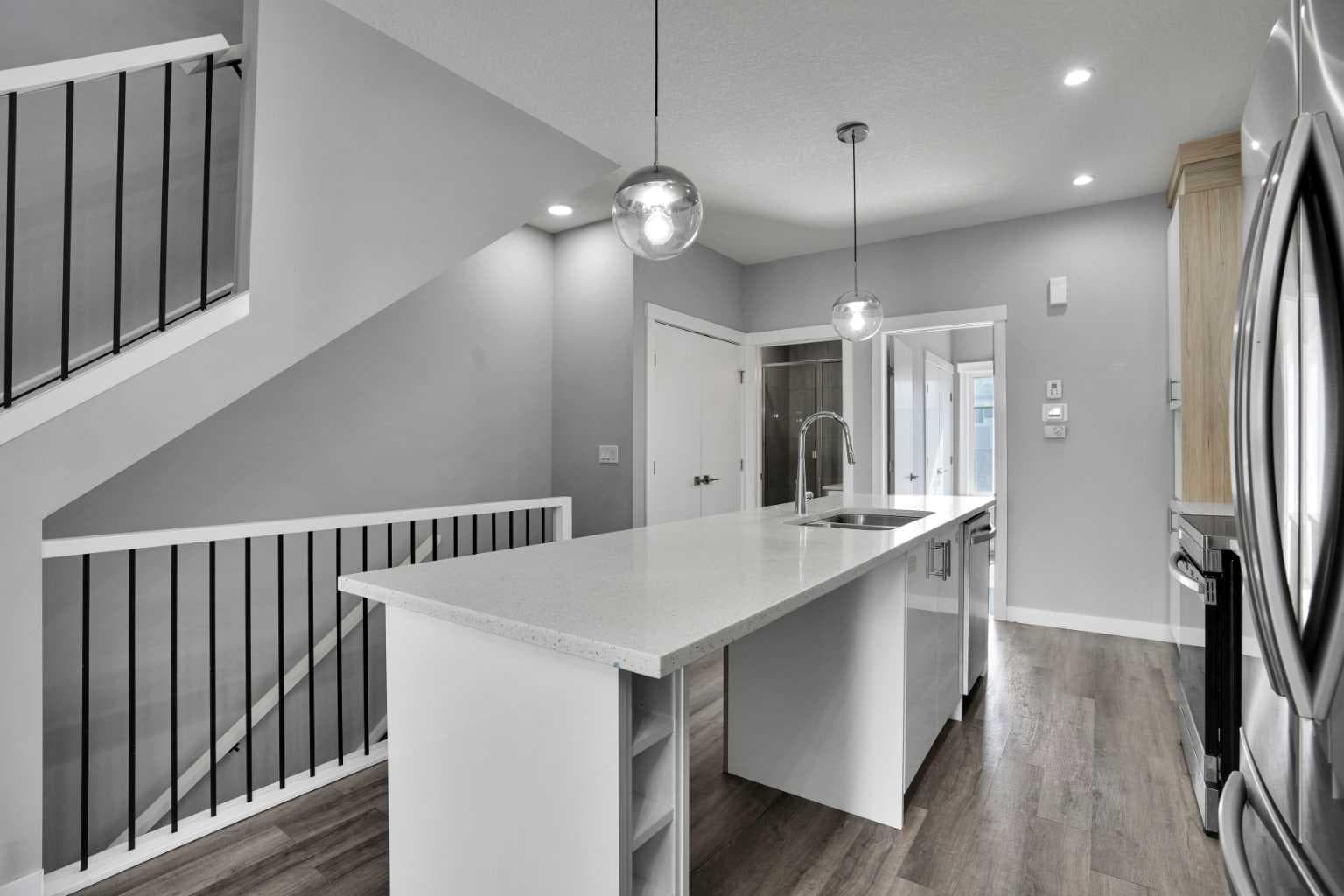 410, 95 Skyview Close NE