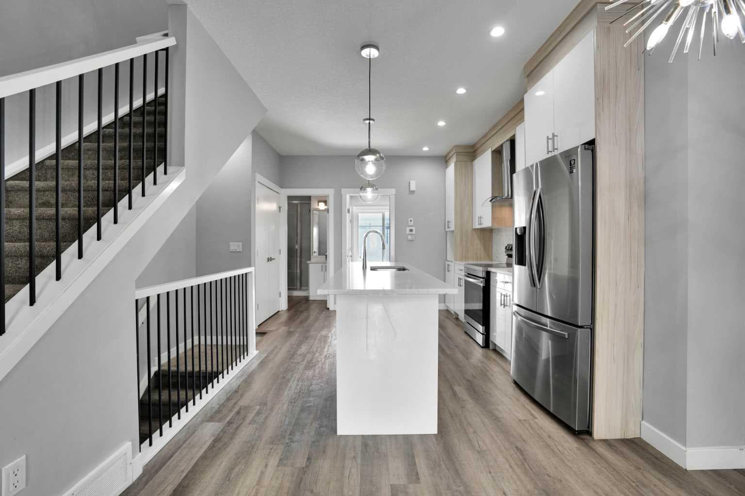 410, 95 Skyview Close NE