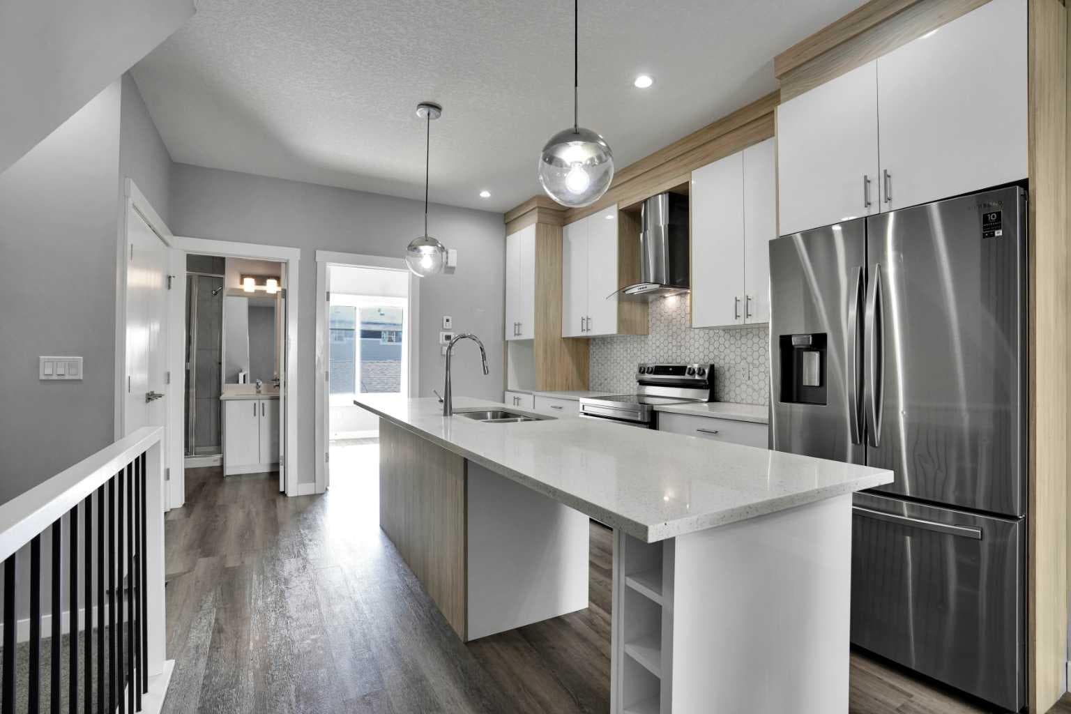 410, 95 Skyview Close NE
