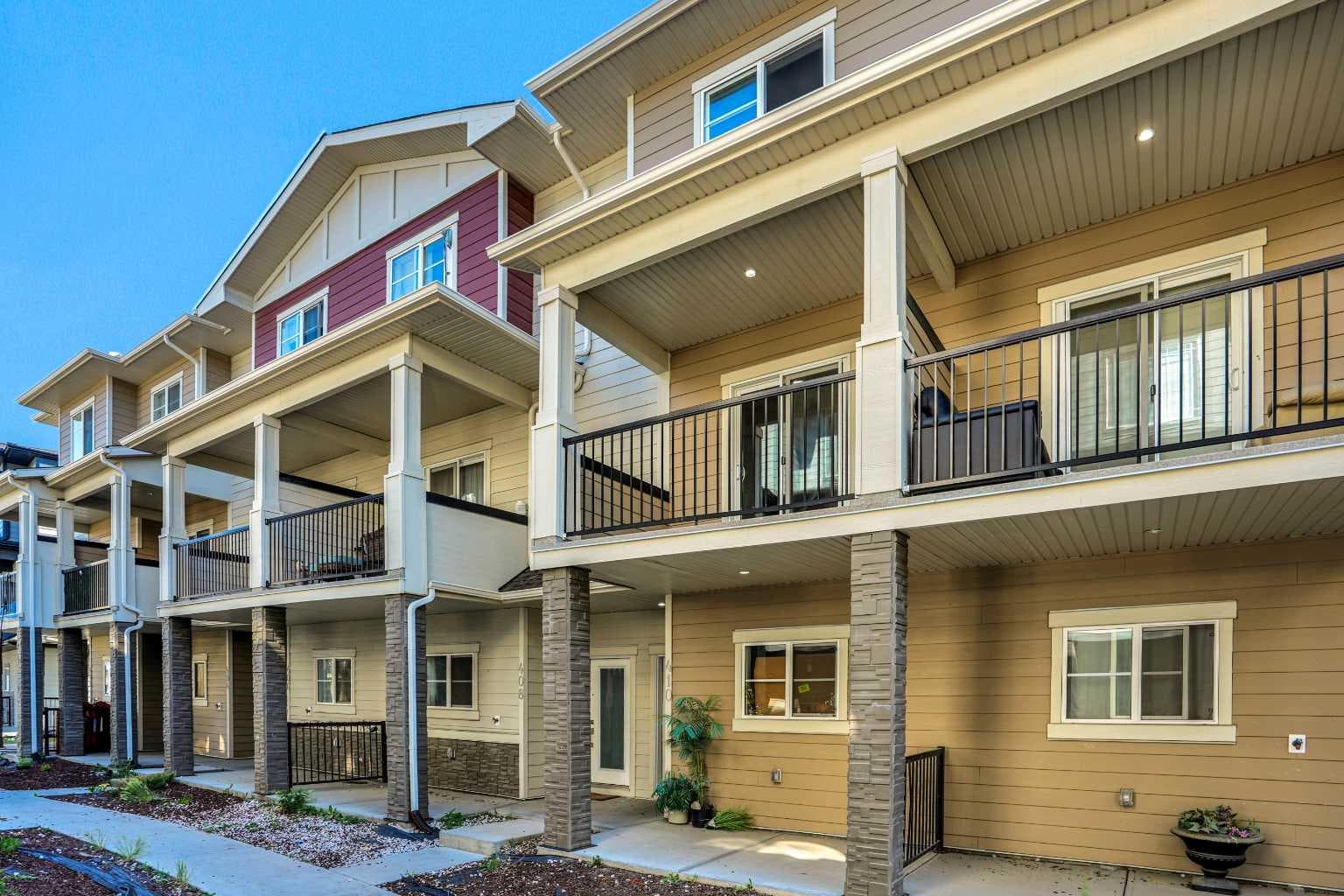 410, 95 Skyview Close NE