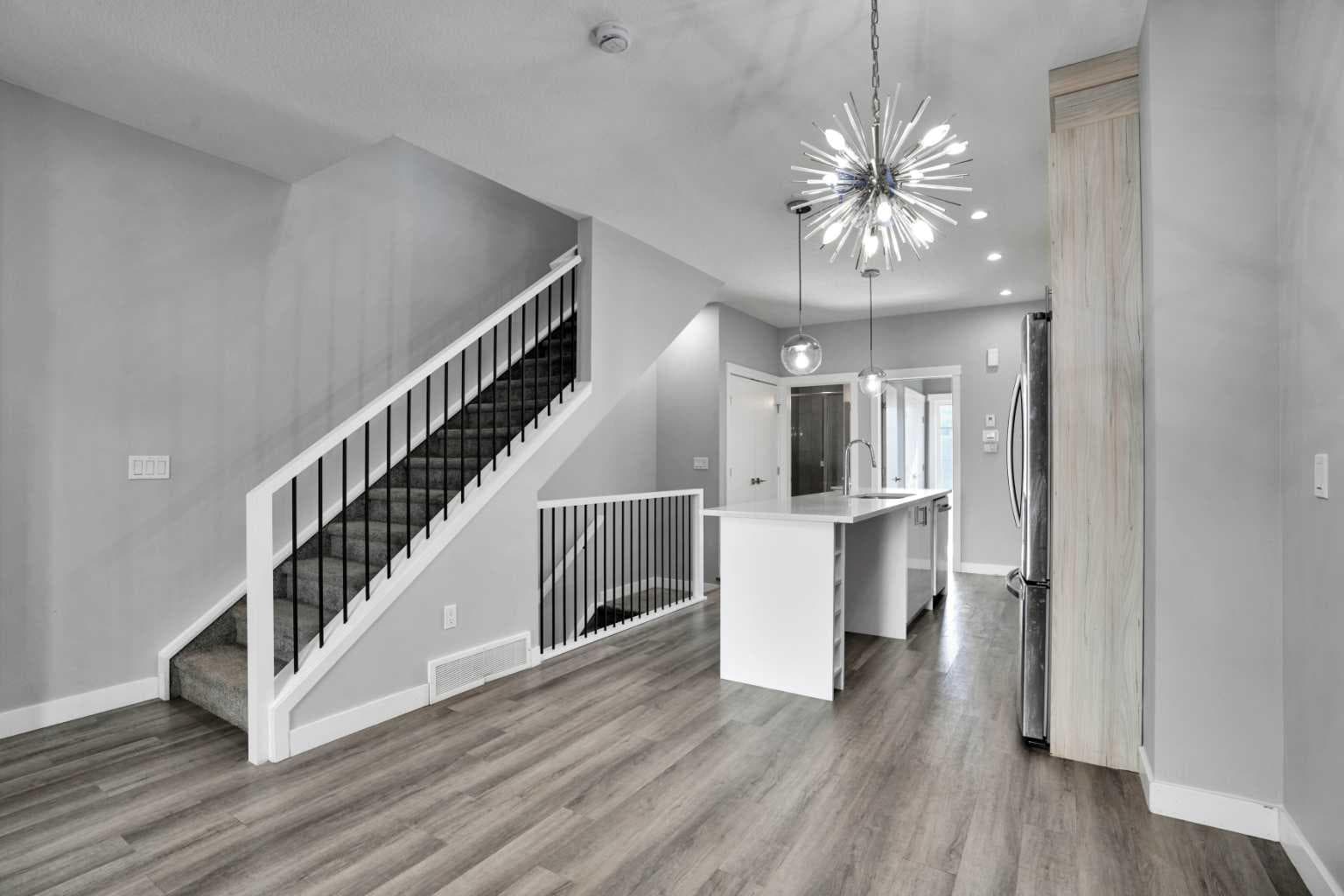 410, 95 Skyview Close NE