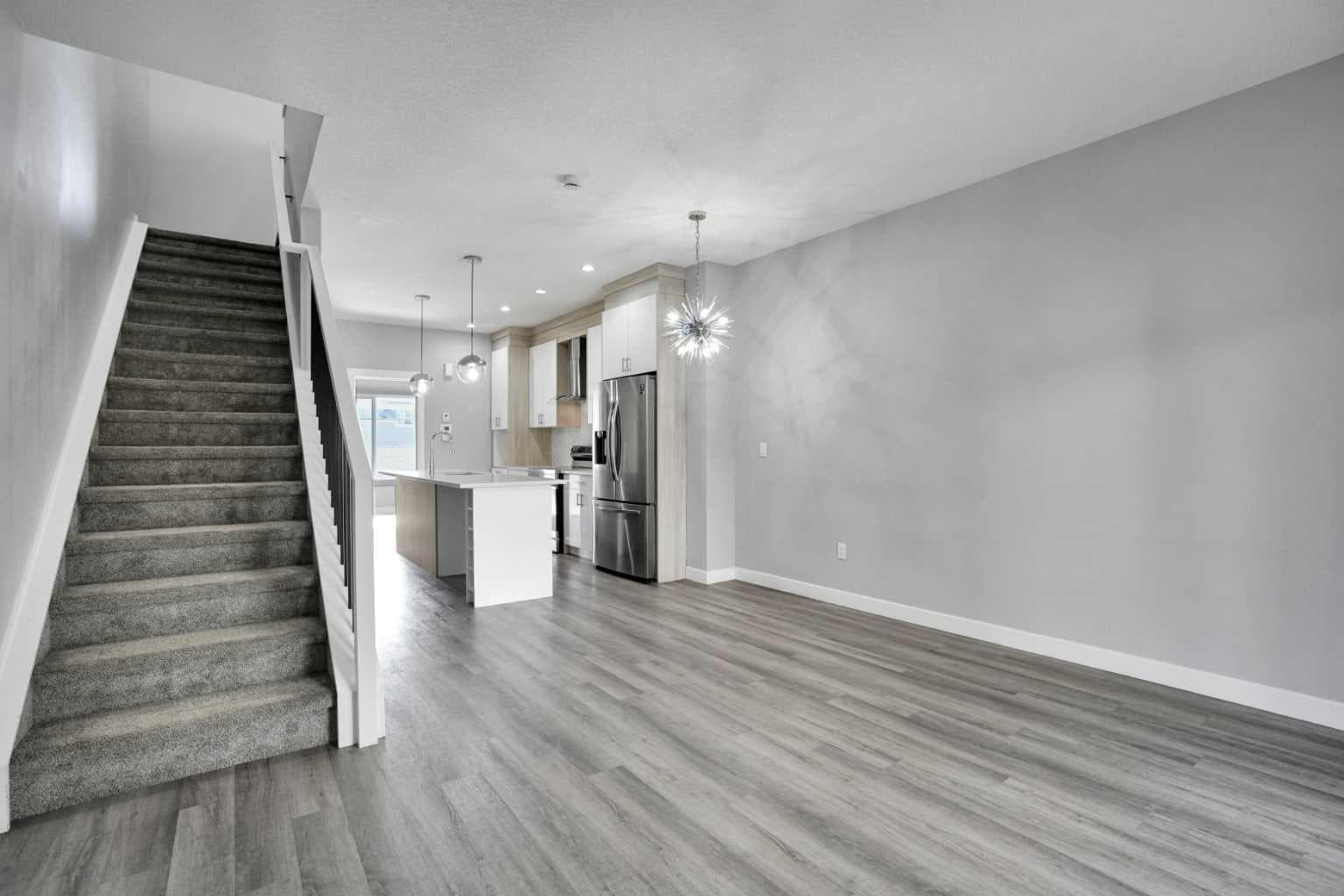 410, 95 Skyview Close NE