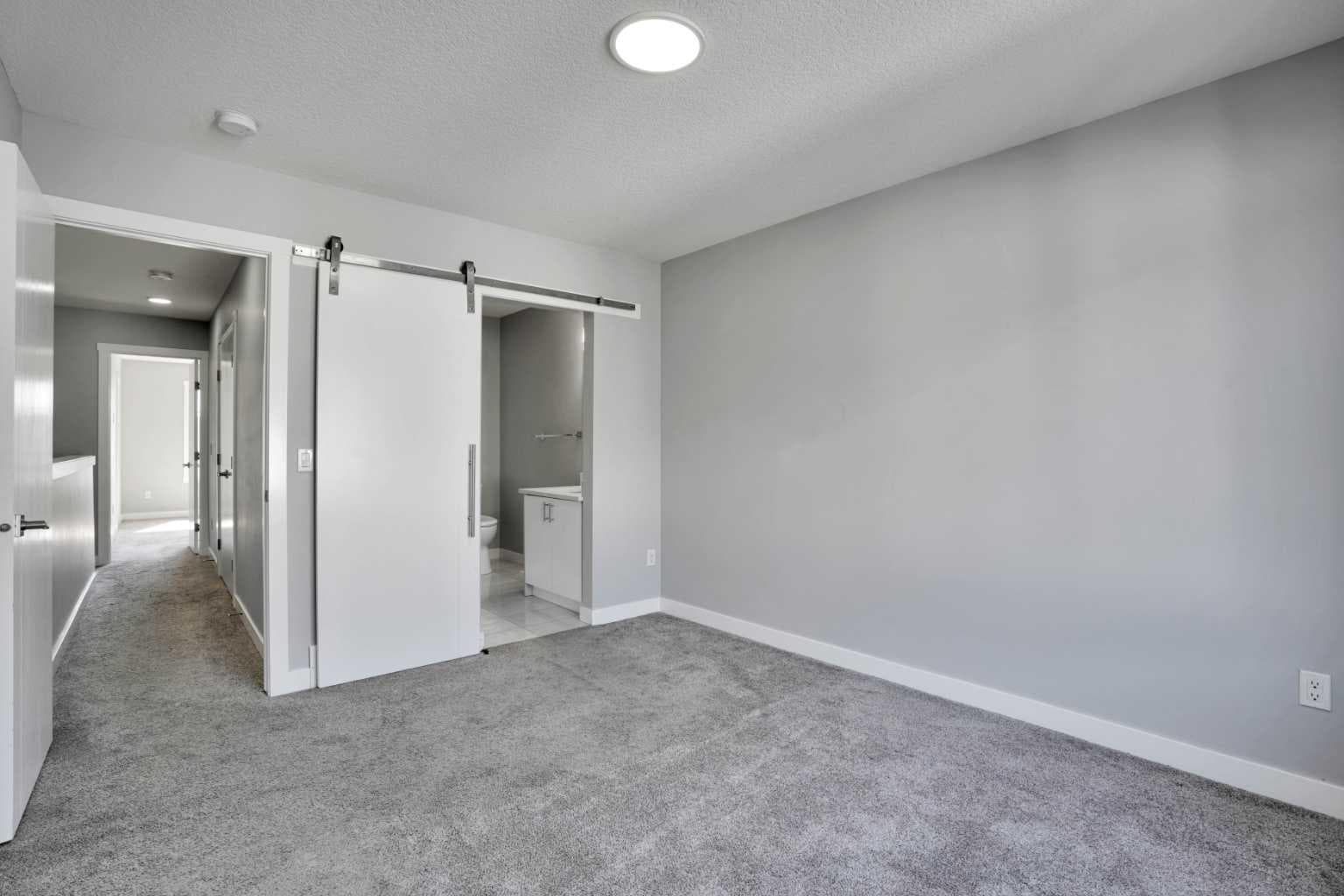 410, 95 Skyview Close NE