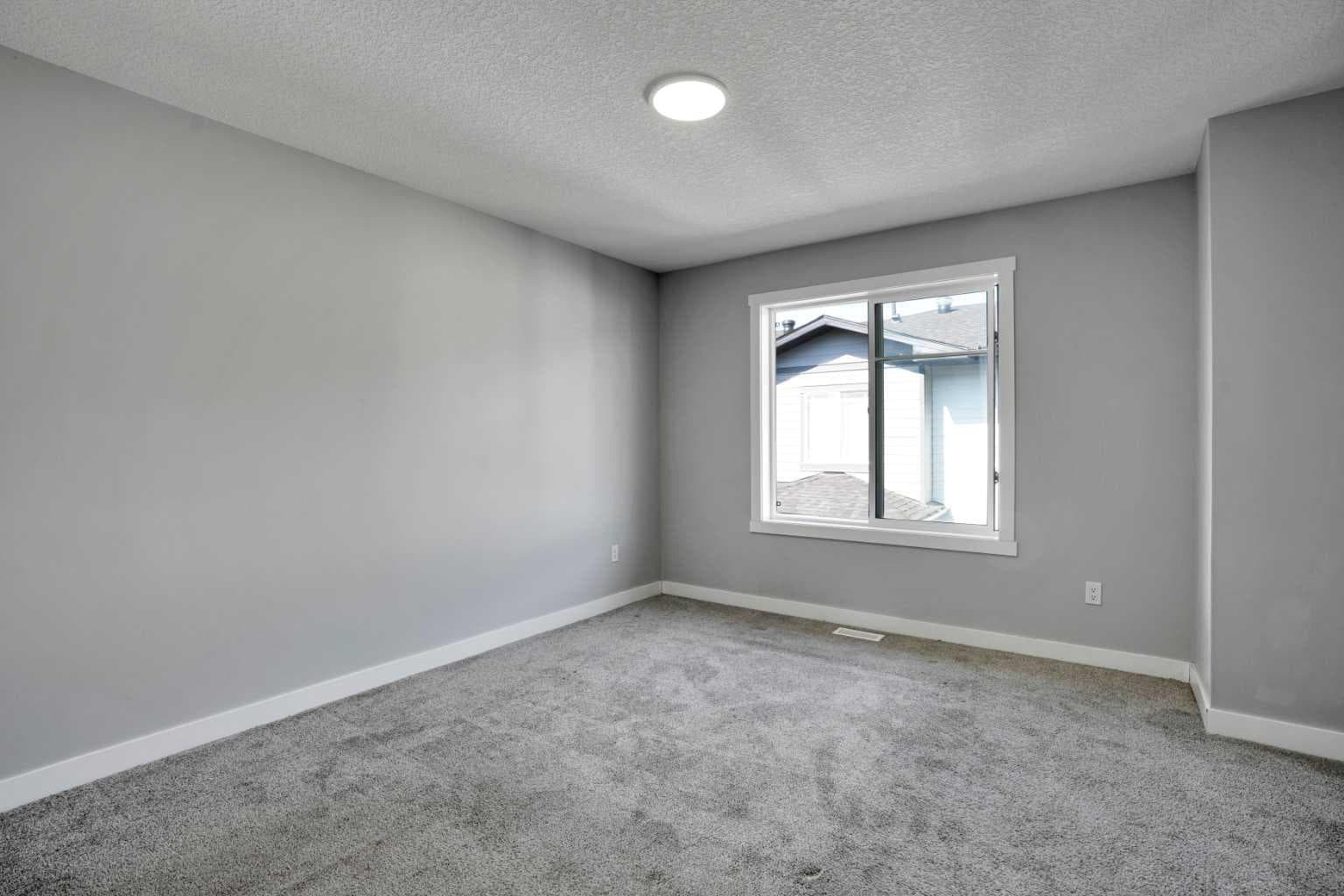 410, 95 Skyview Close NE