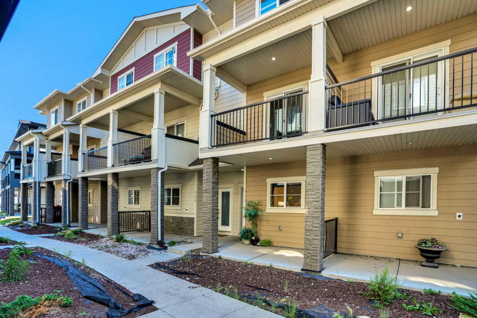 410, 95 Skyview Close NE