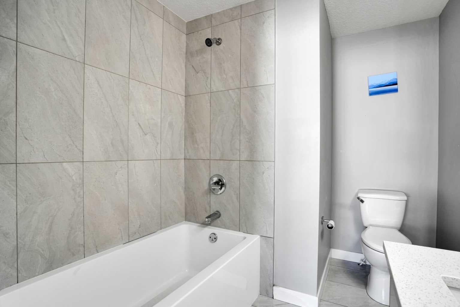 410, 95 Skyview Close NE