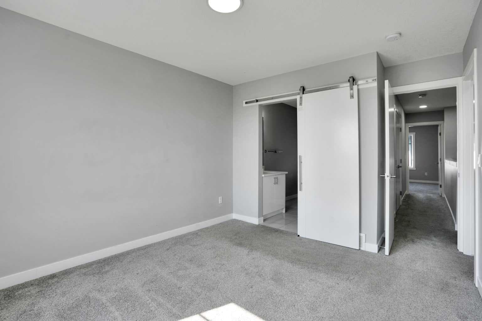 410, 95 Skyview Close NE